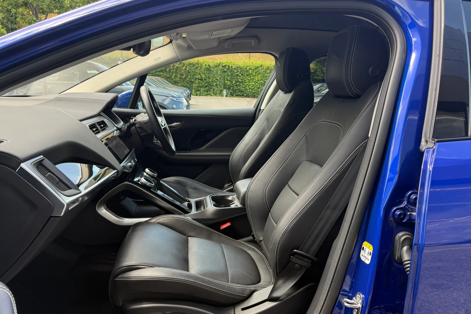 Jaguar I-PACE thumbnail image number 56