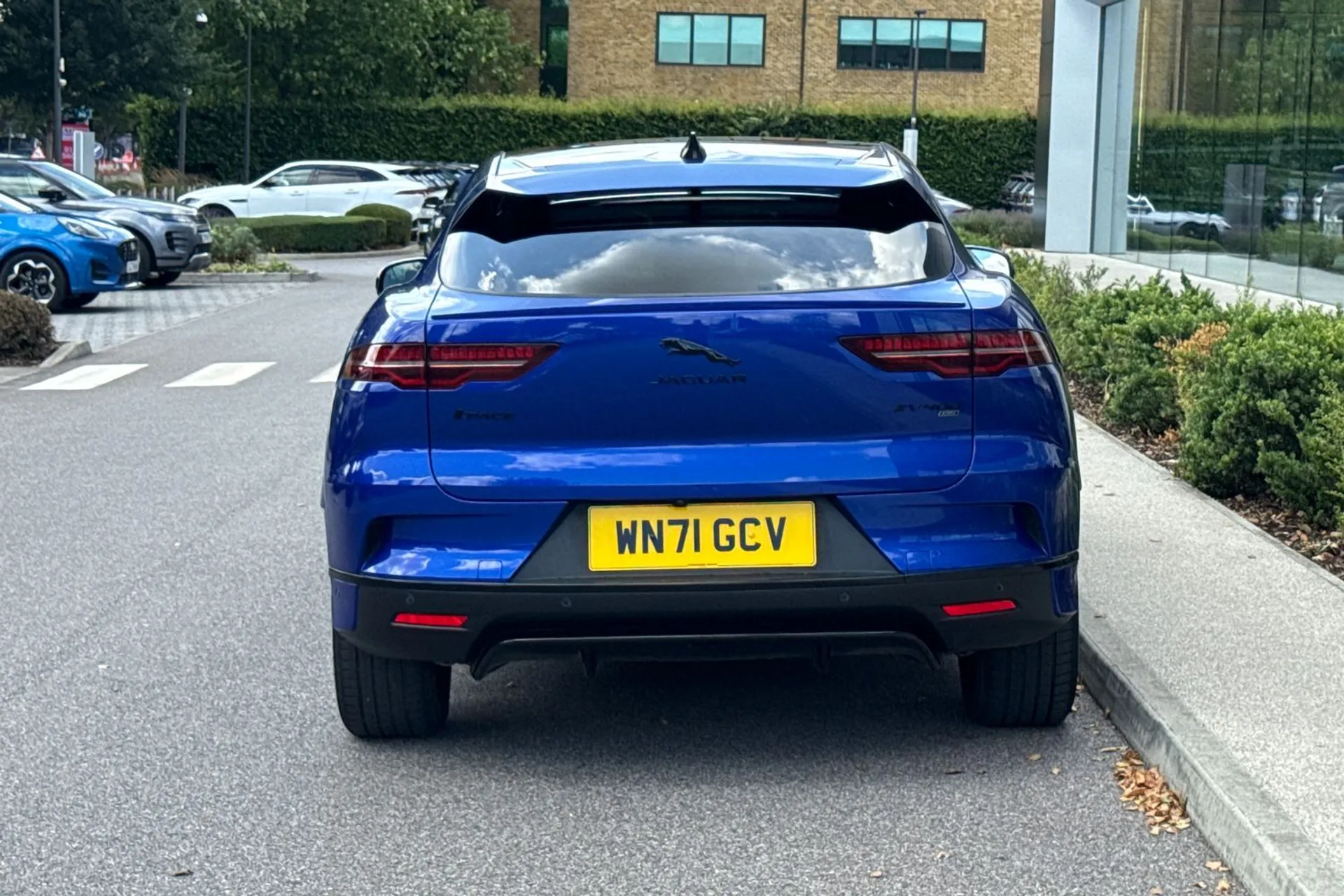 Jaguar I-PACE thumbnail image number 12