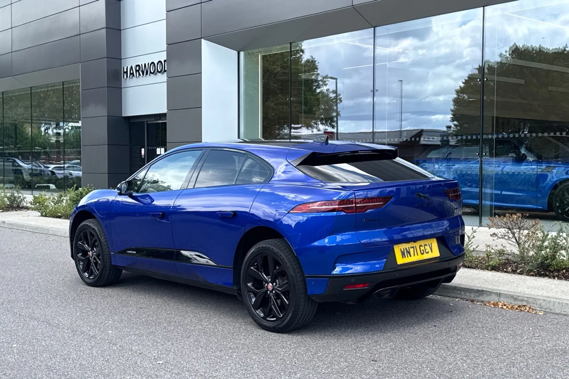 Jaguar I-PACE thumbnail image number 13