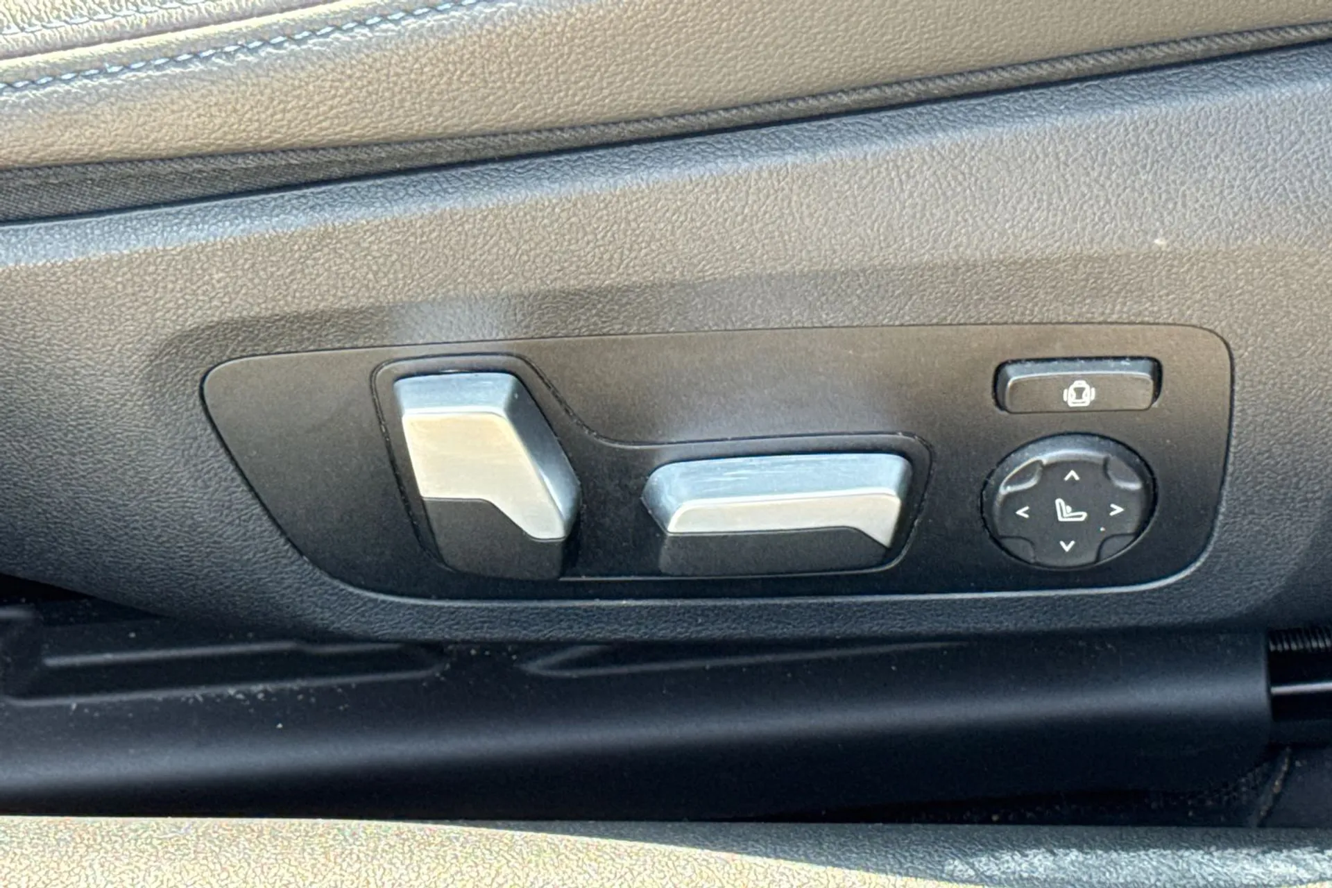 BMW 4 SERIES thumbnail image number 50