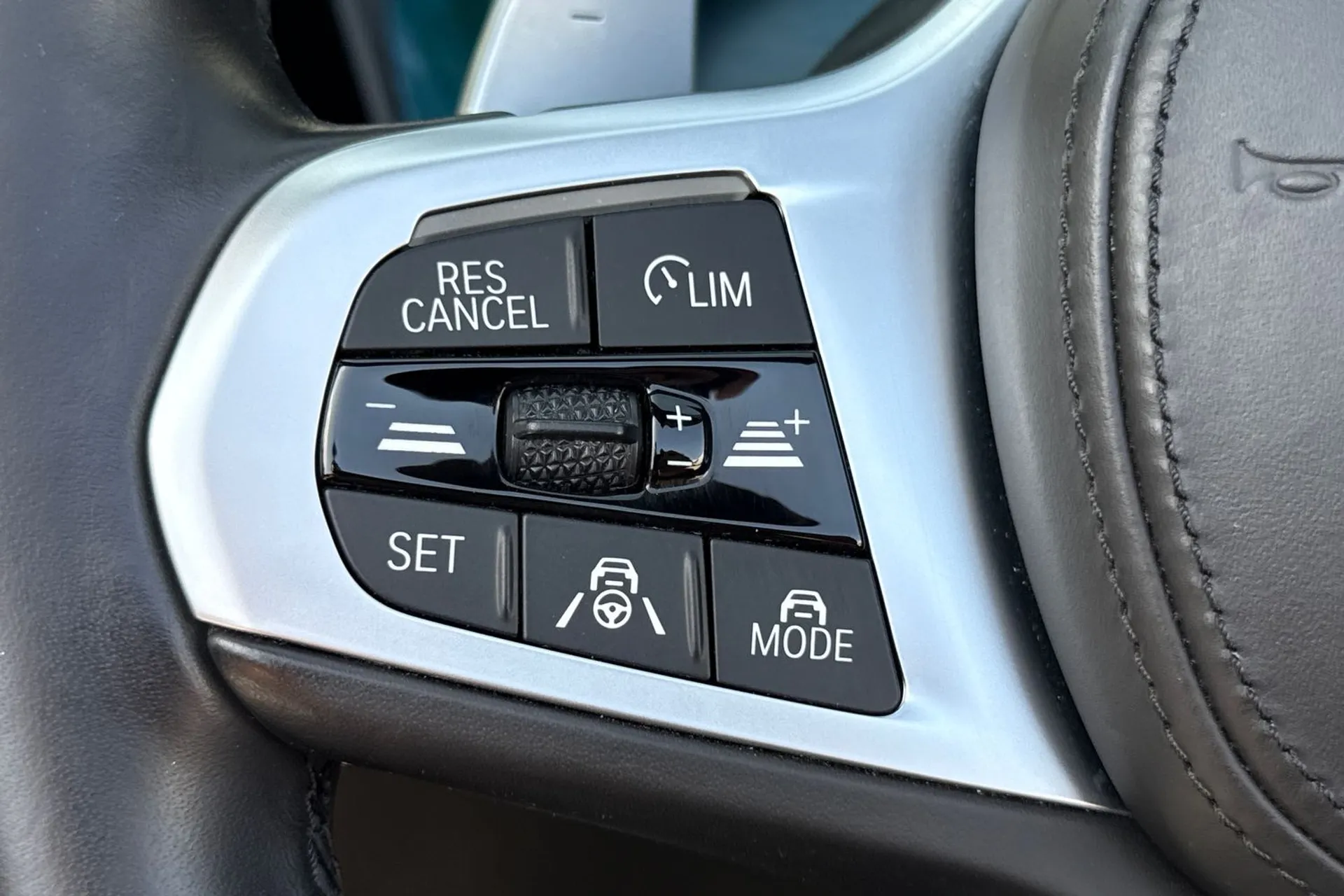 BMW 4 SERIES thumbnail image number 38