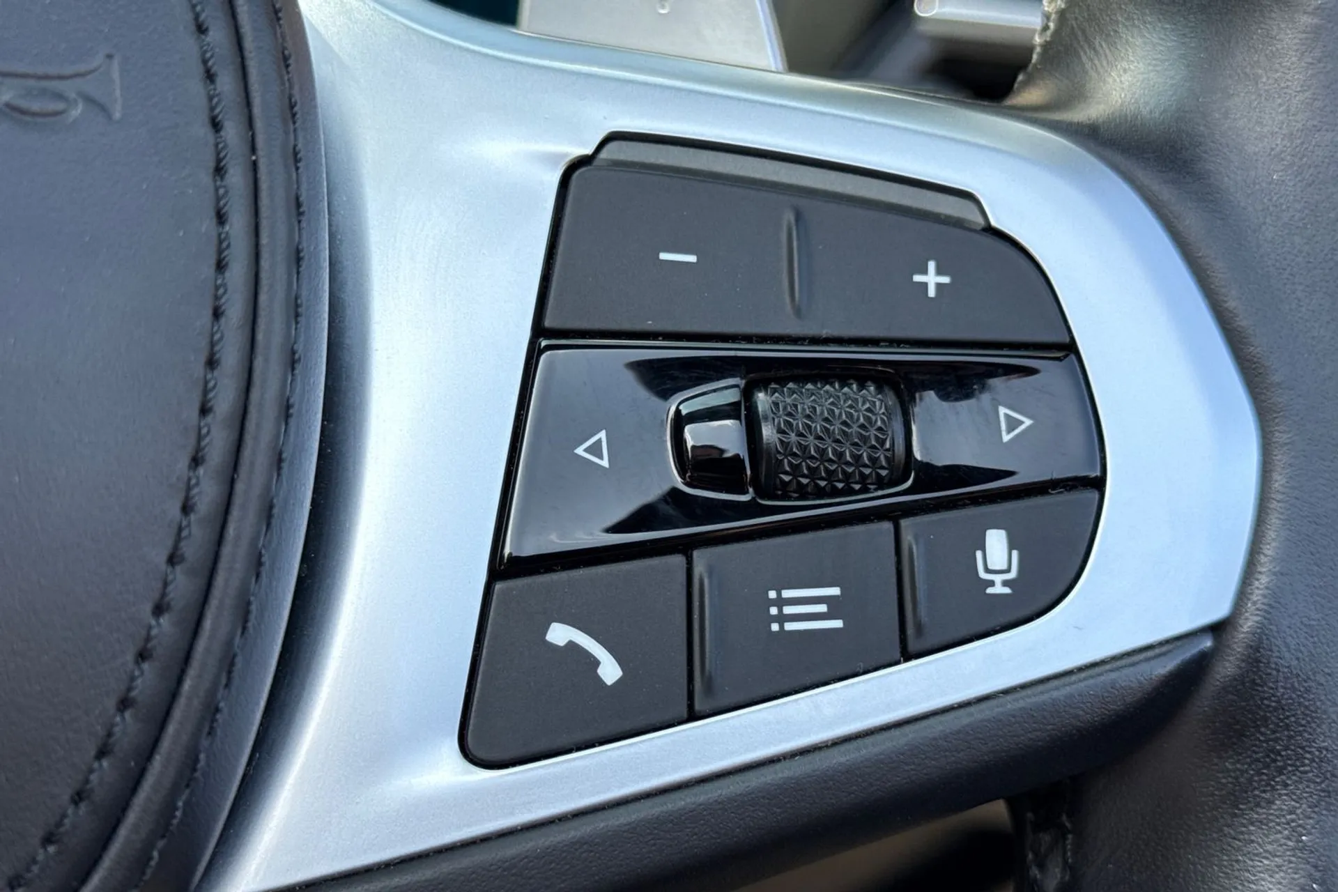 BMW 4 SERIES thumbnail image number 39