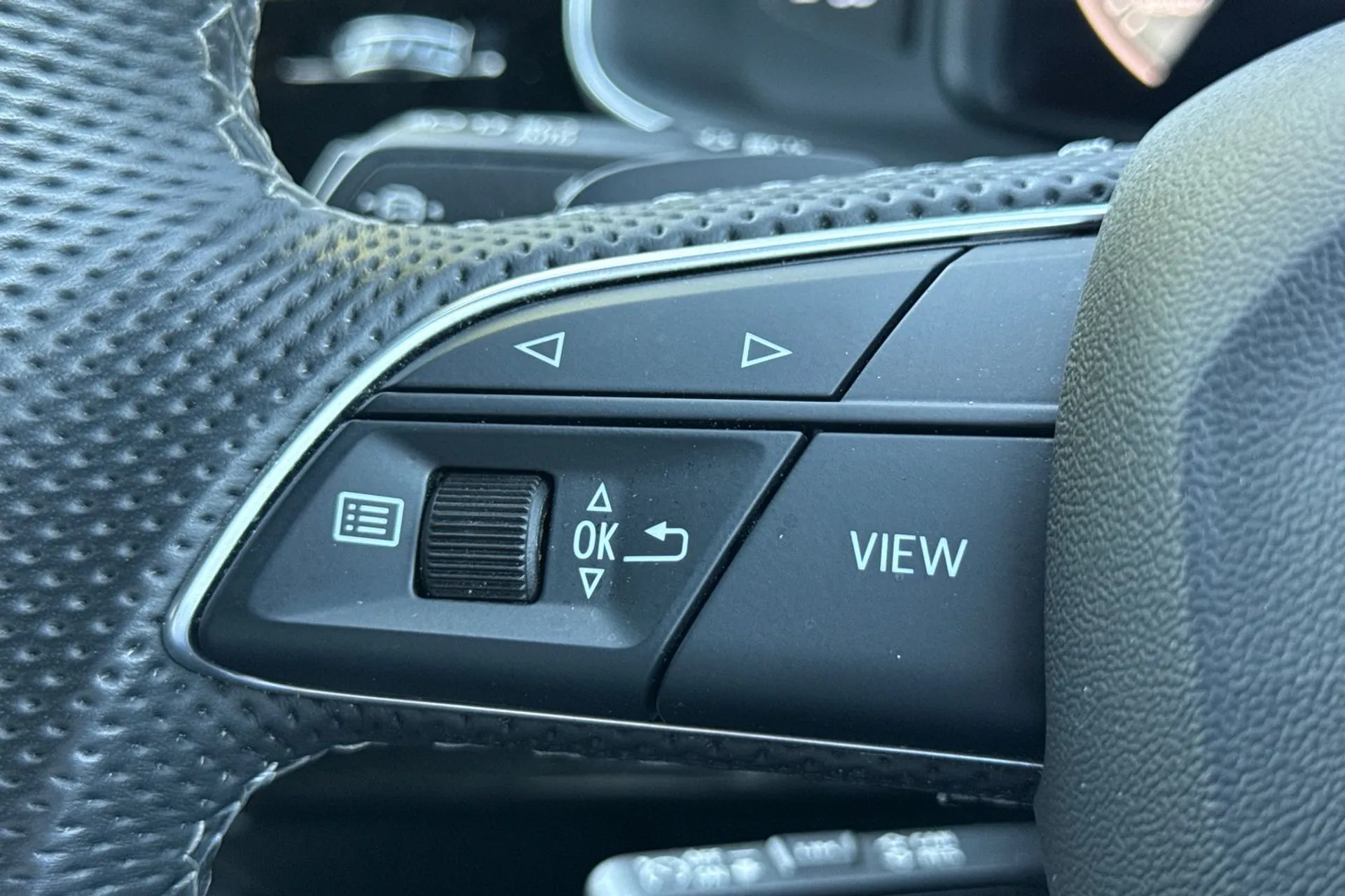 Audi Q7 thumbnail image number 36