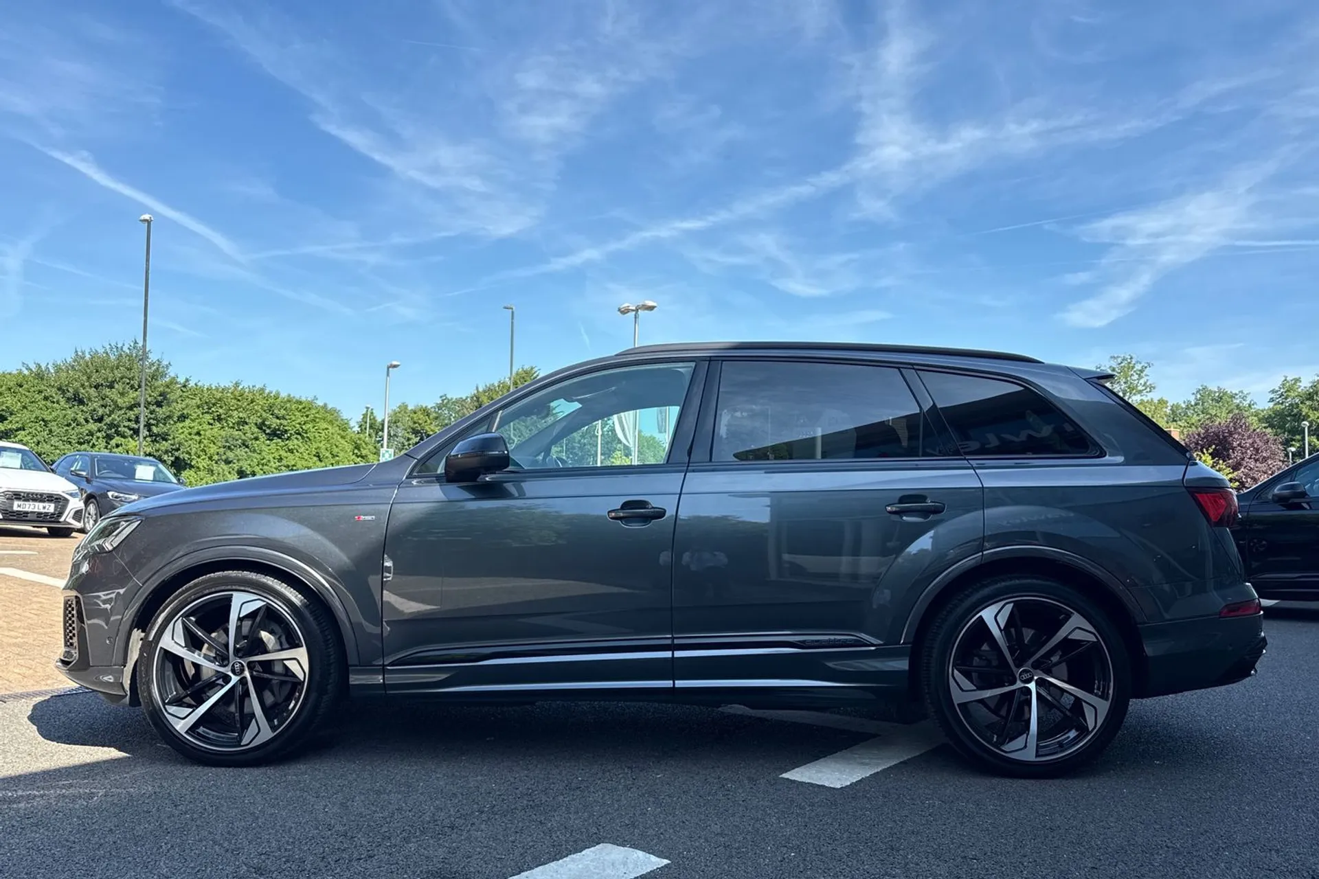 Audi Q7 thumbnail image number 9
