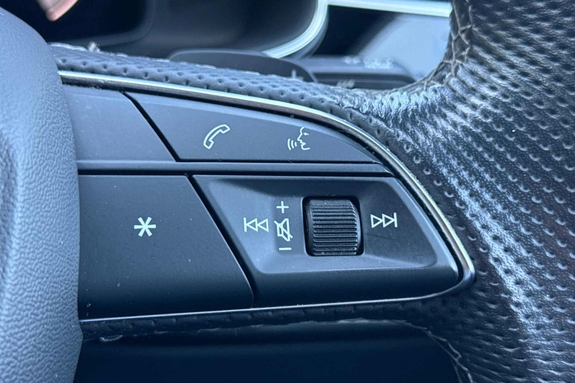 Audi Q7 thumbnail image number 37