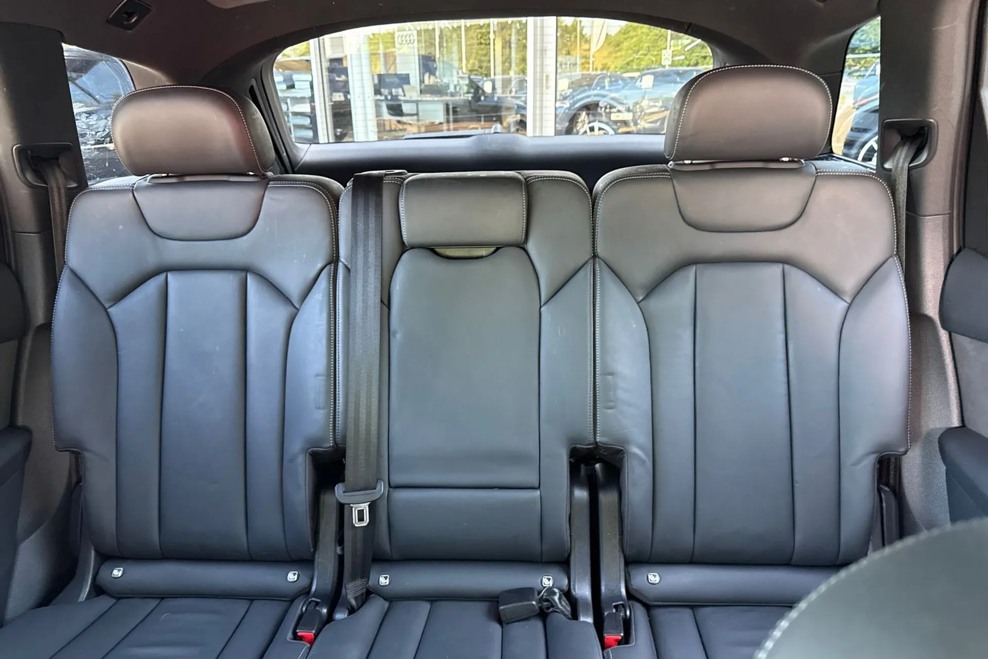 Audi Q7 thumbnail image number 30