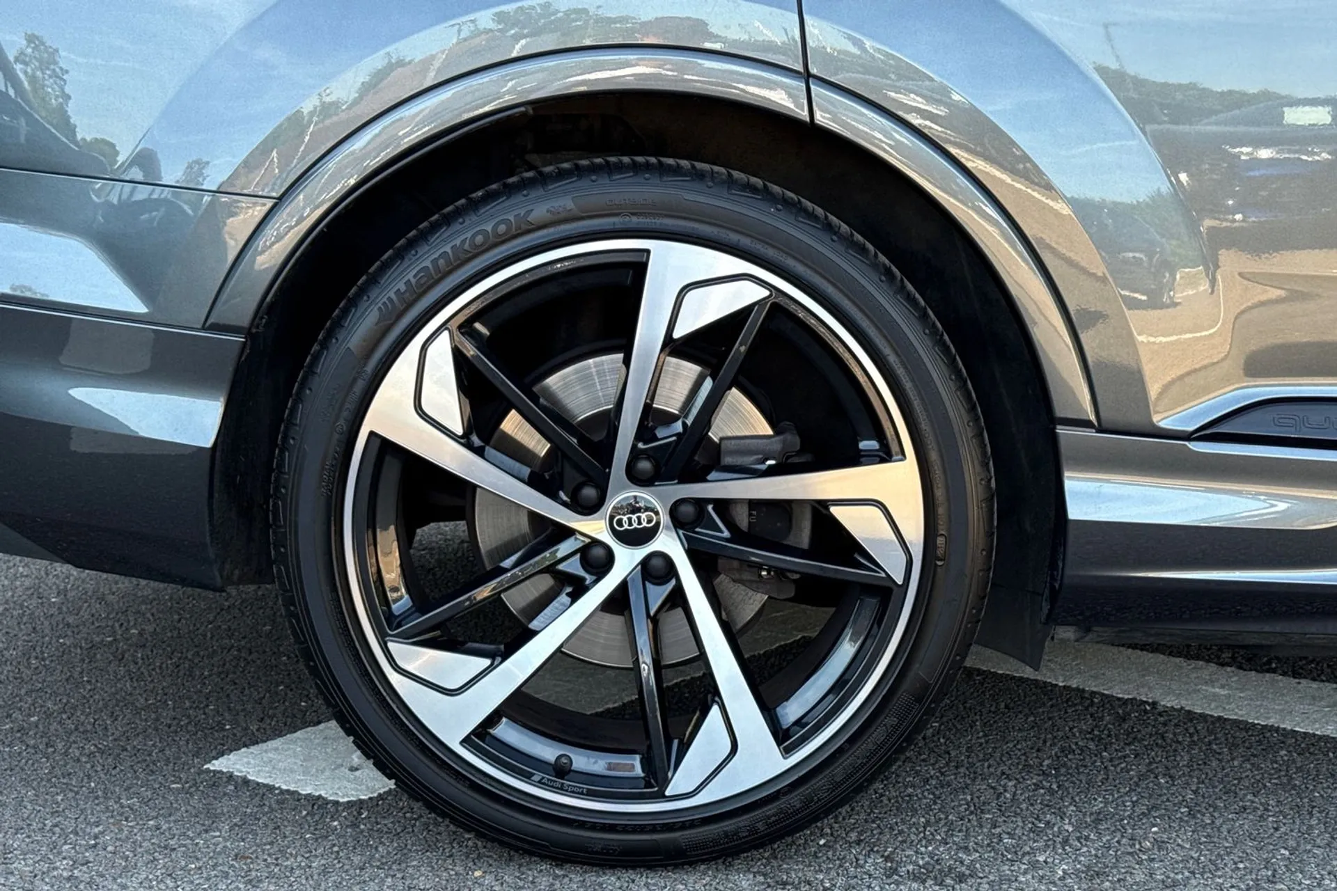 Audi Q7 thumbnail image number 12