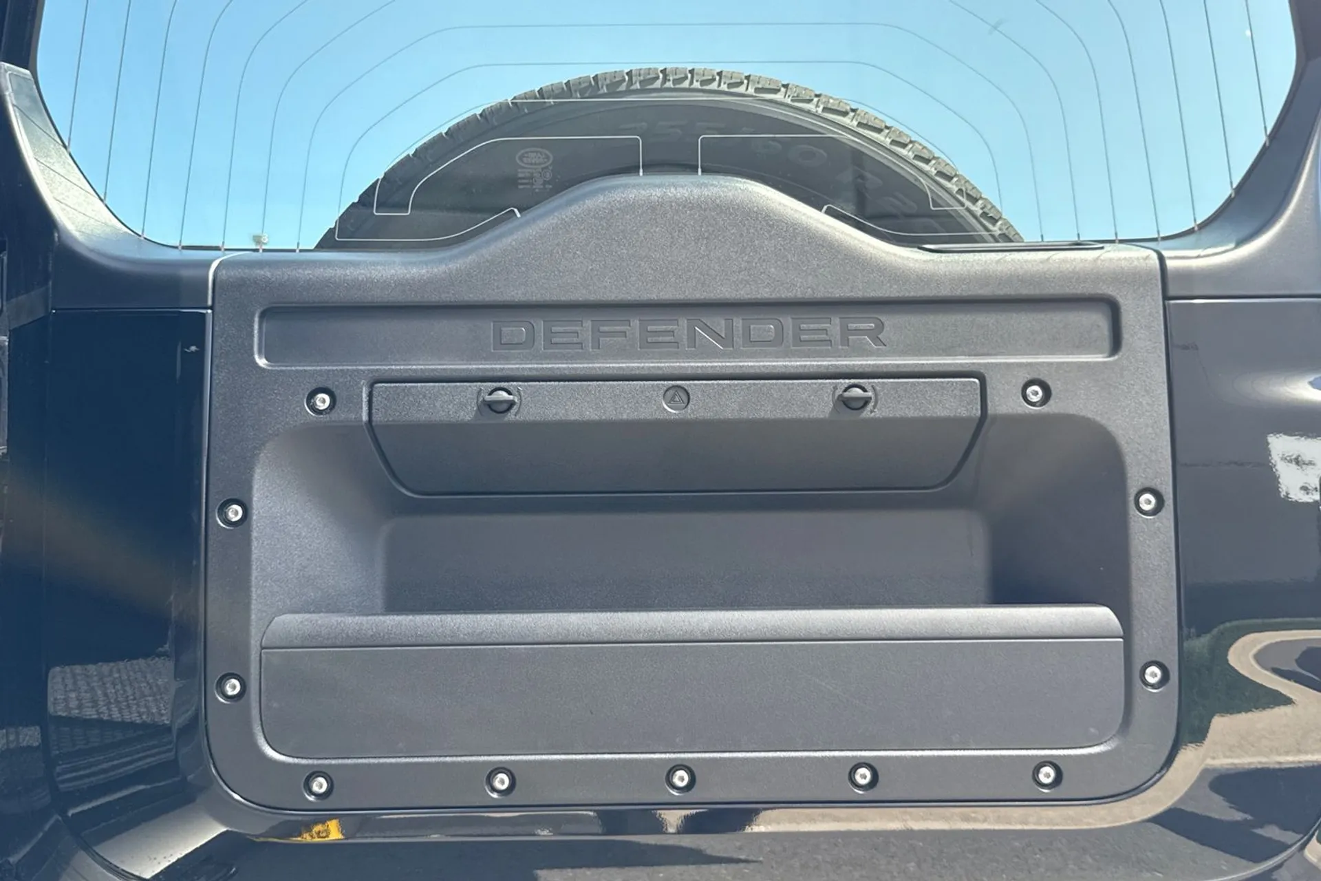 LAND ROVER DEFENDER thumbnail image number 32