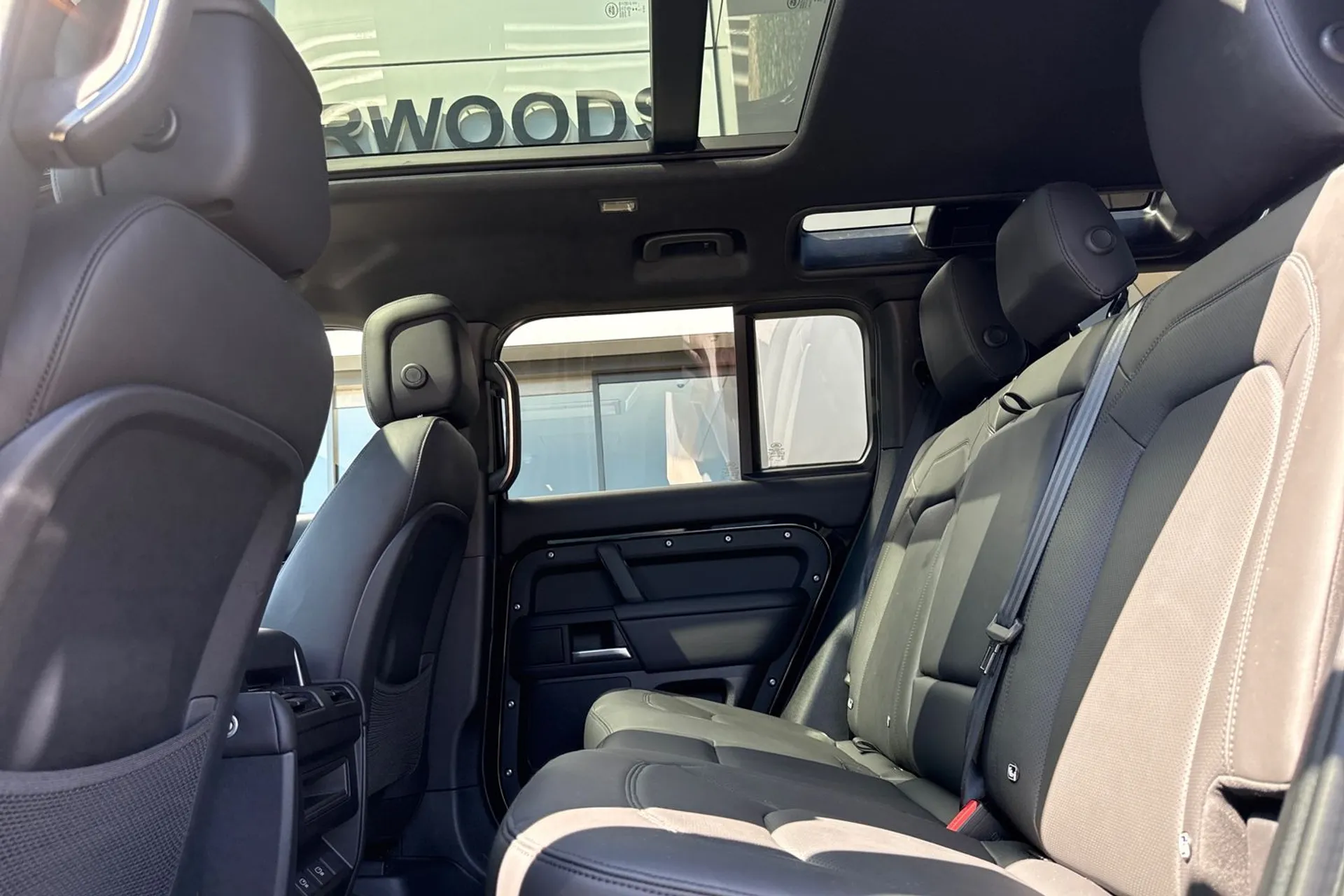 LAND ROVER DEFENDER thumbnail image number 39