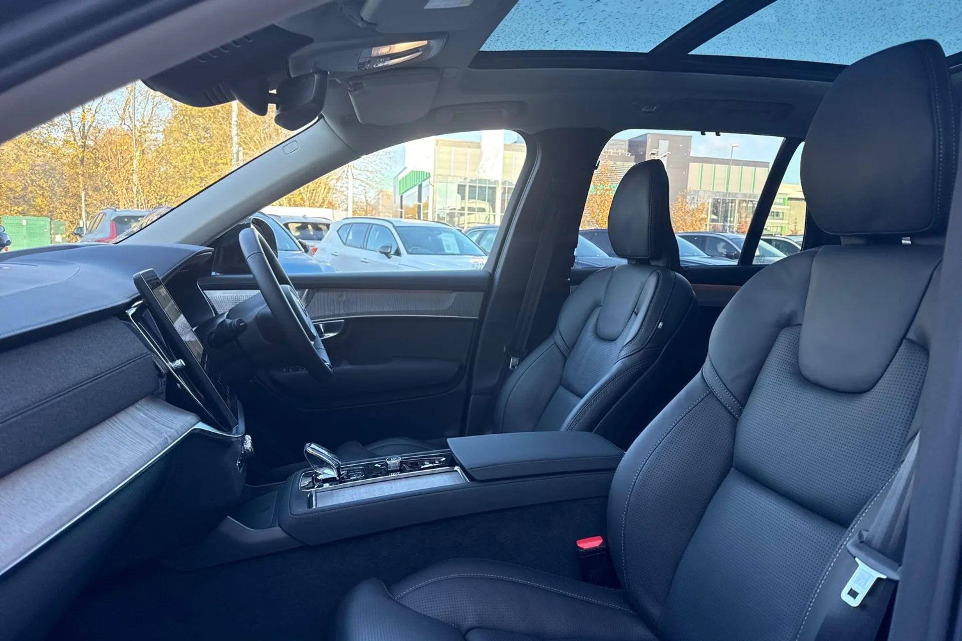 Volvo XC90 thumbnail image number 28