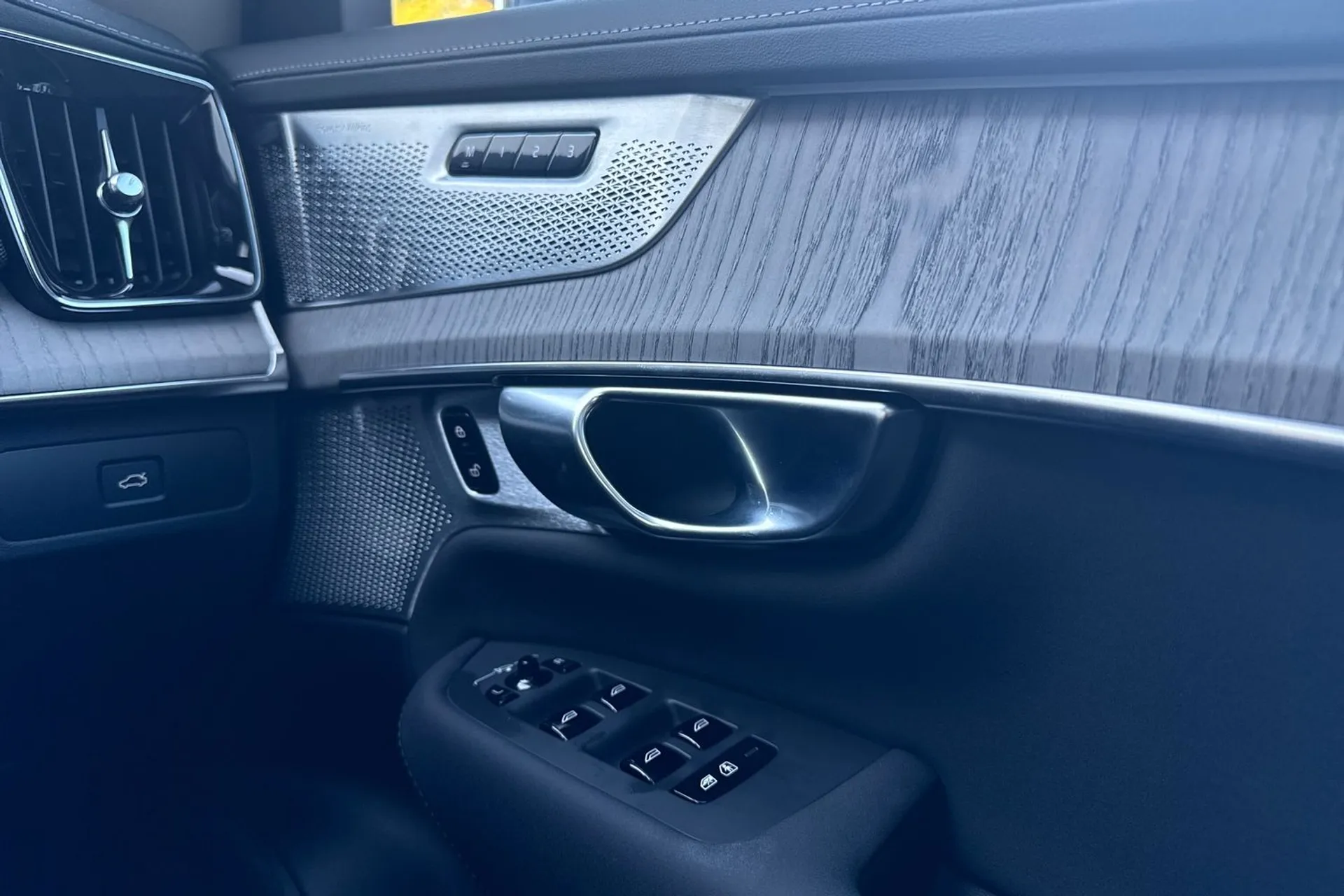 Volvo XC90 thumbnail image number 43