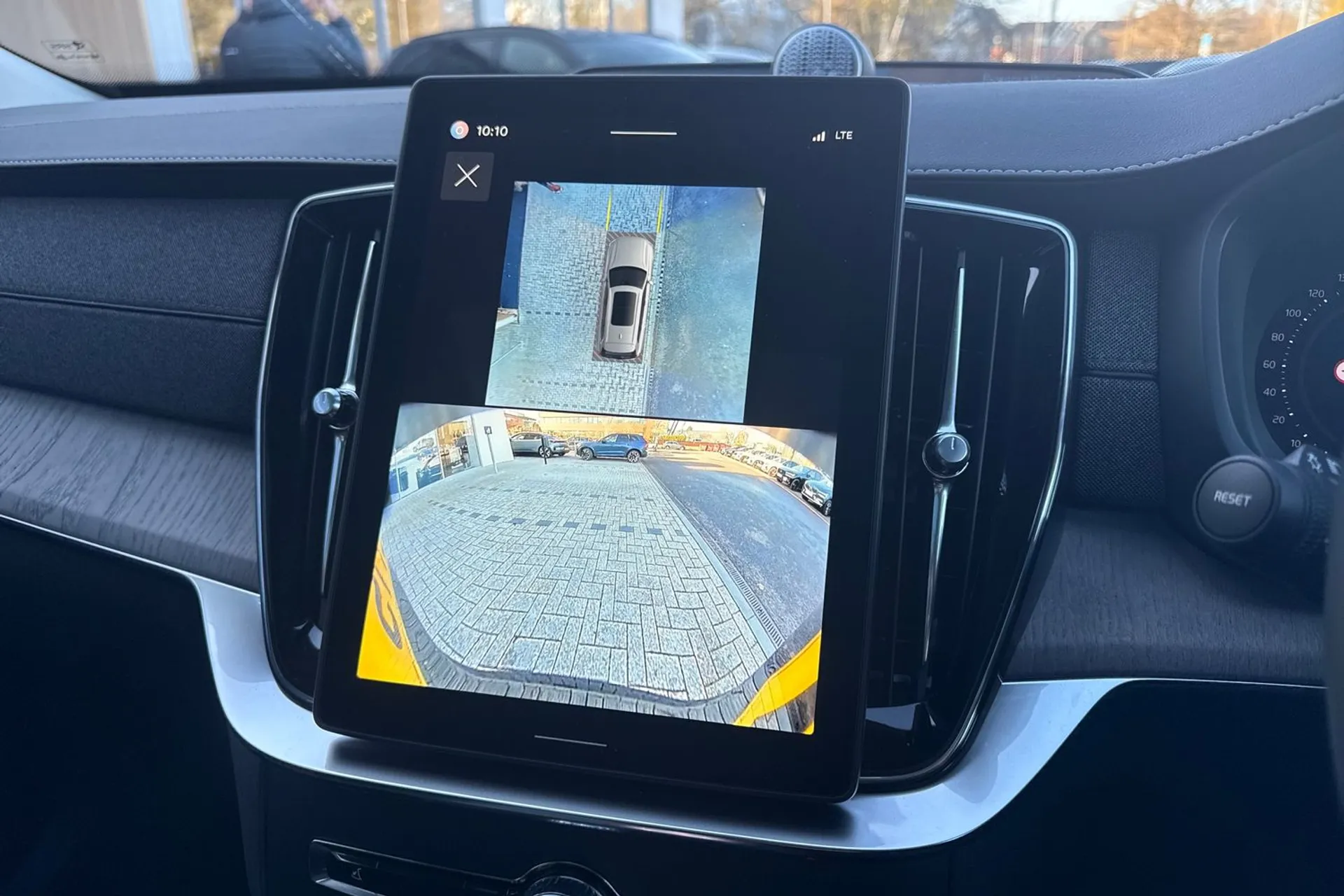 Volvo XC90 thumbnail image number 39