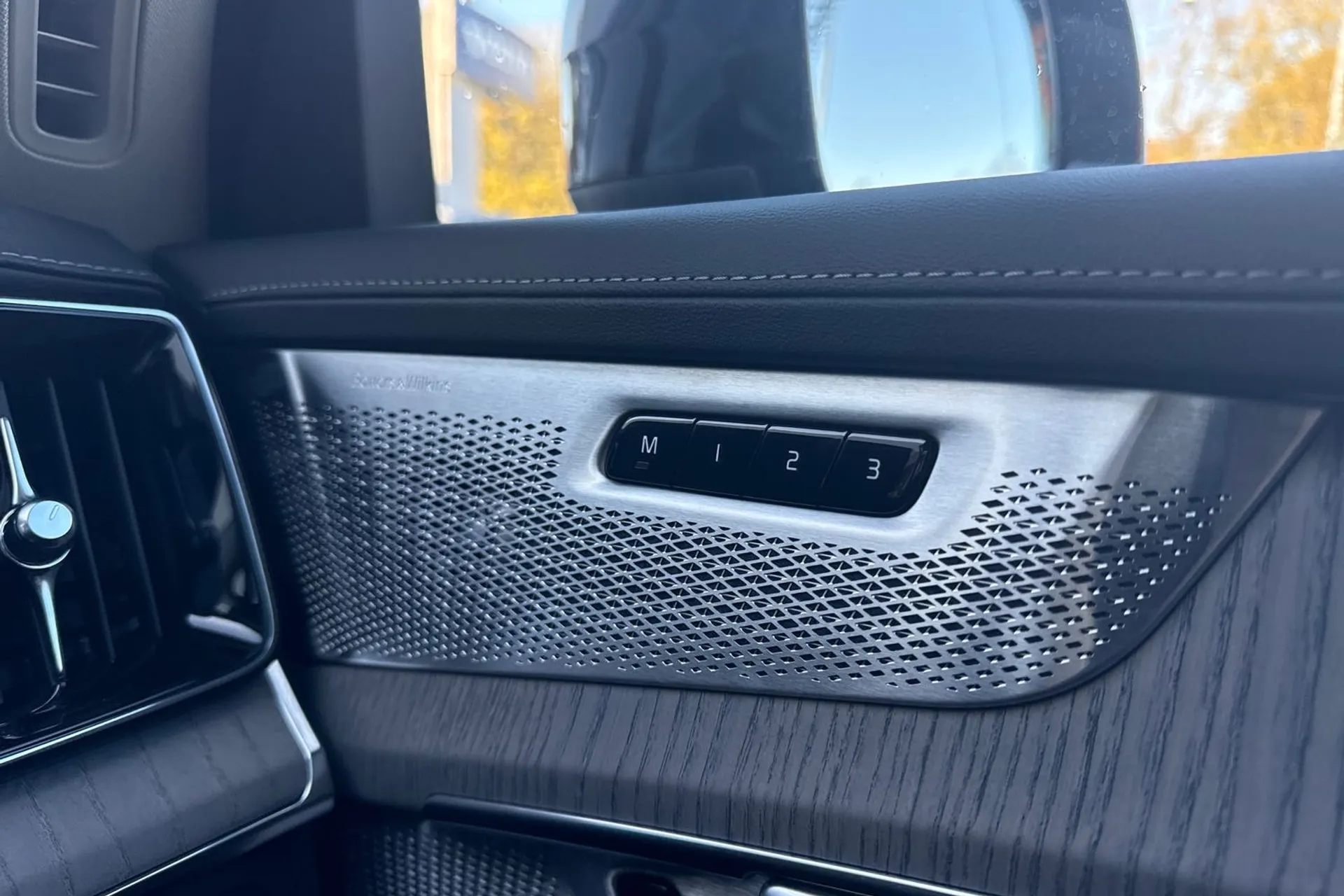 Volvo XC90 thumbnail image number 44