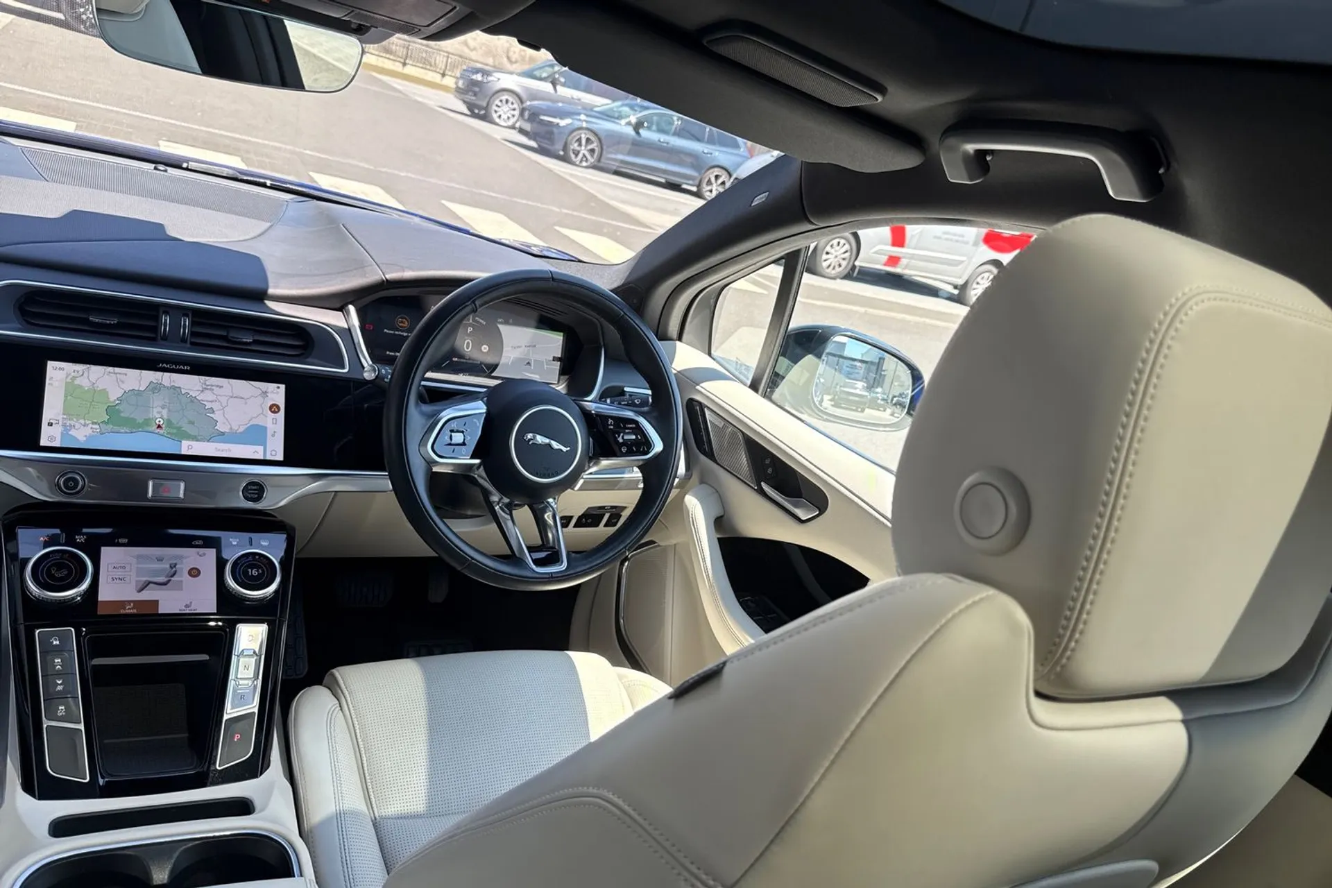 Jaguar I-PACE thumbnail image number 50