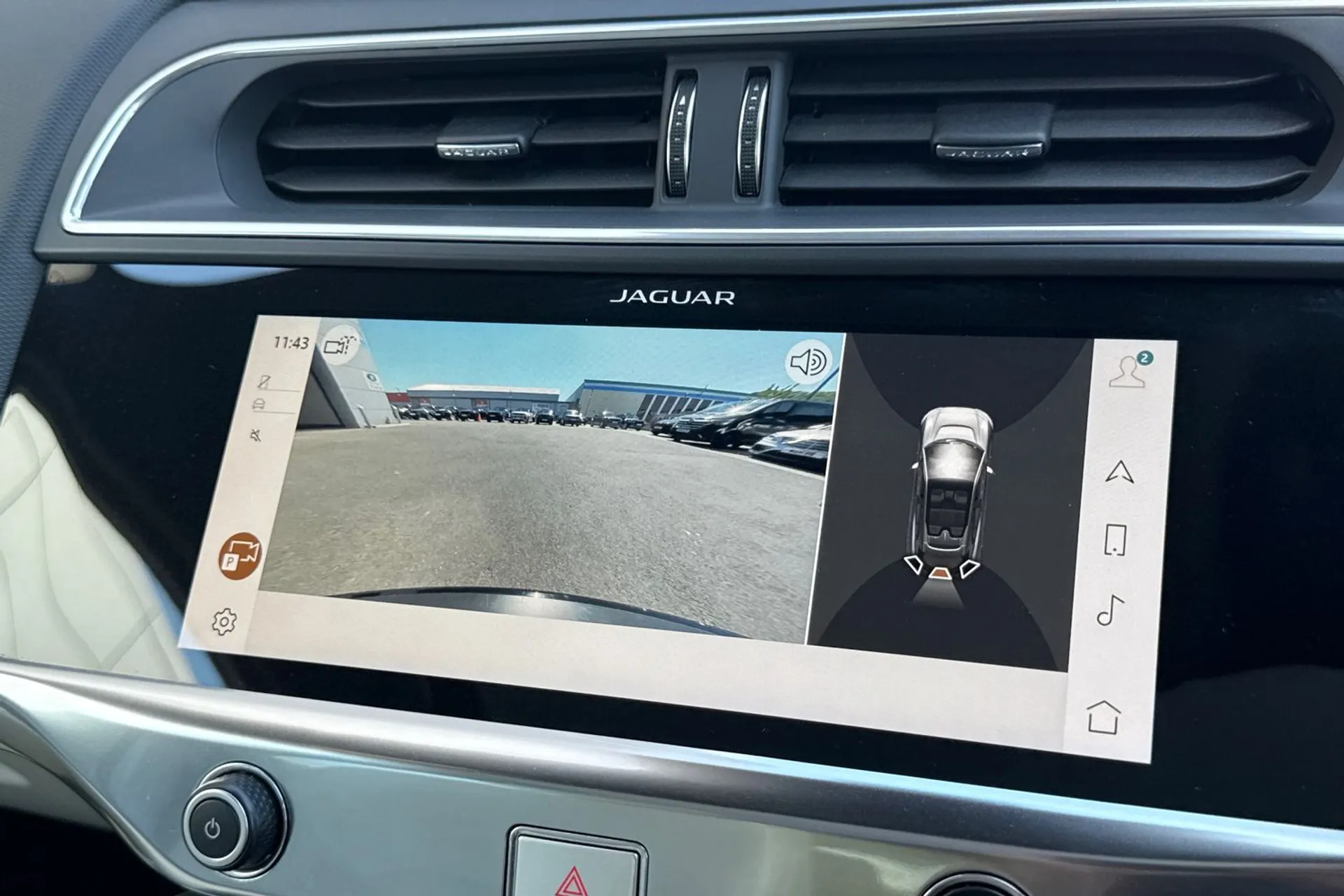 Jaguar I-PACE thumbnail image number 68