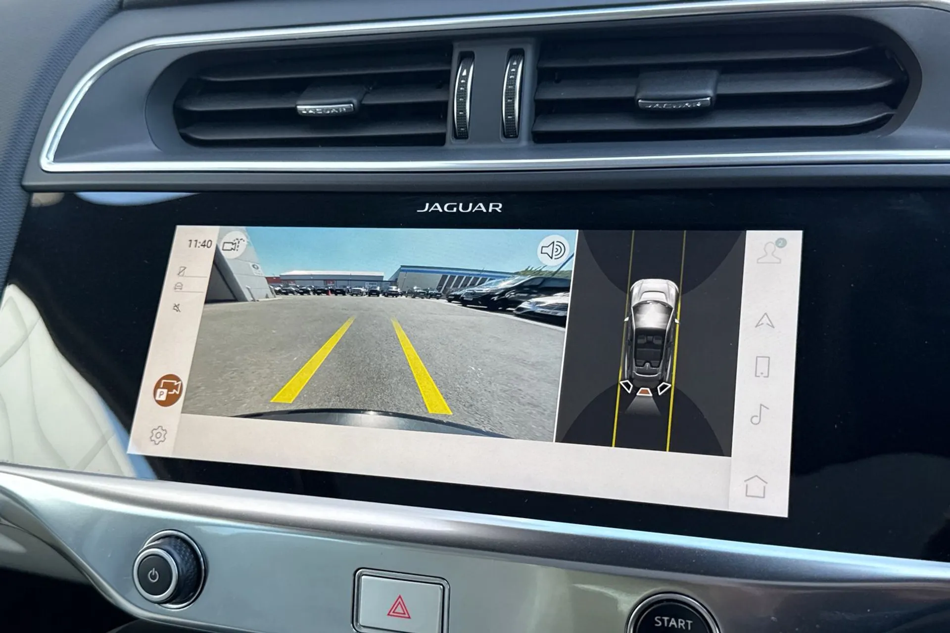 Jaguar I-PACE thumbnail image number 5