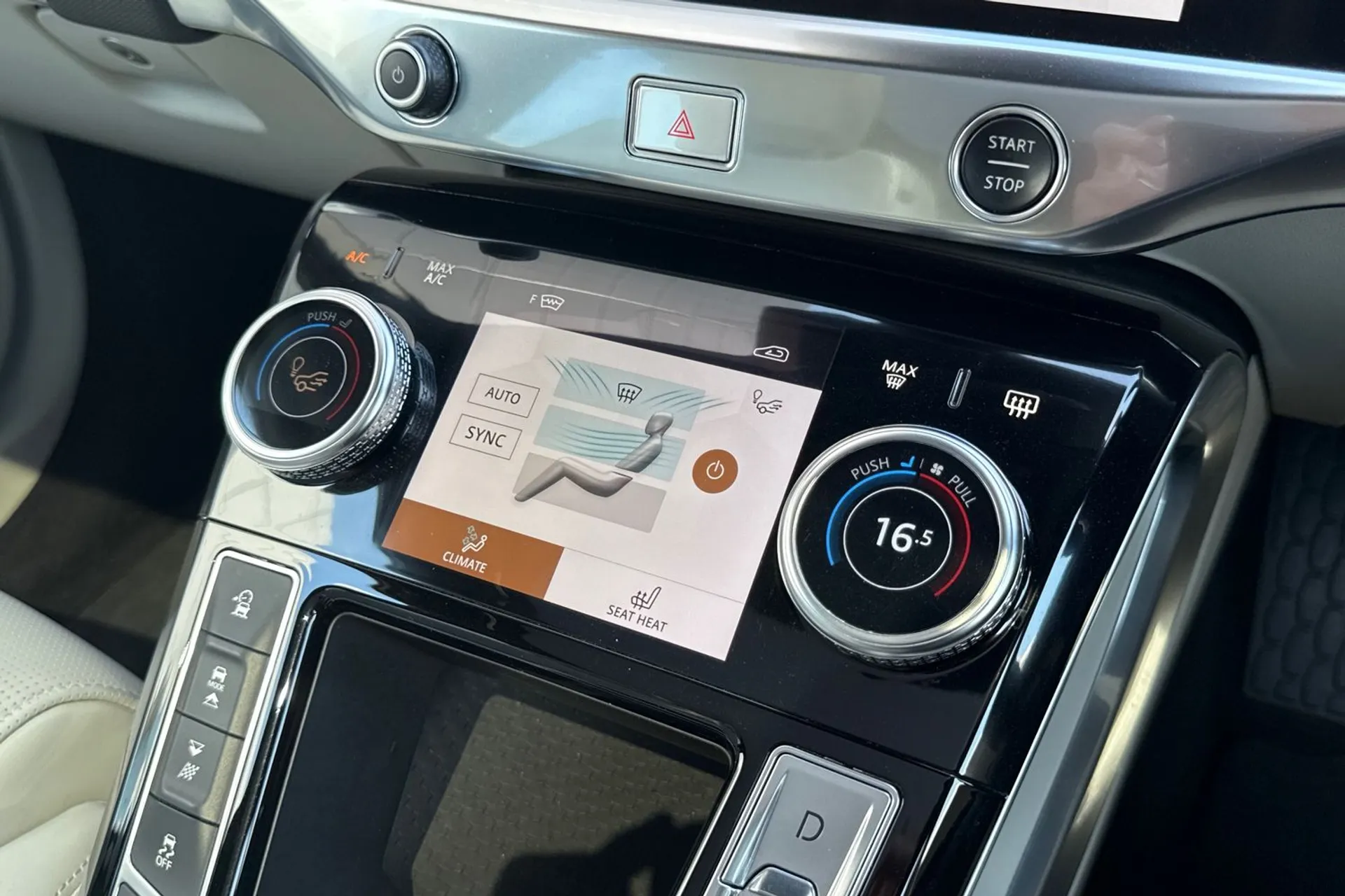 Jaguar I-PACE thumbnail image number 57