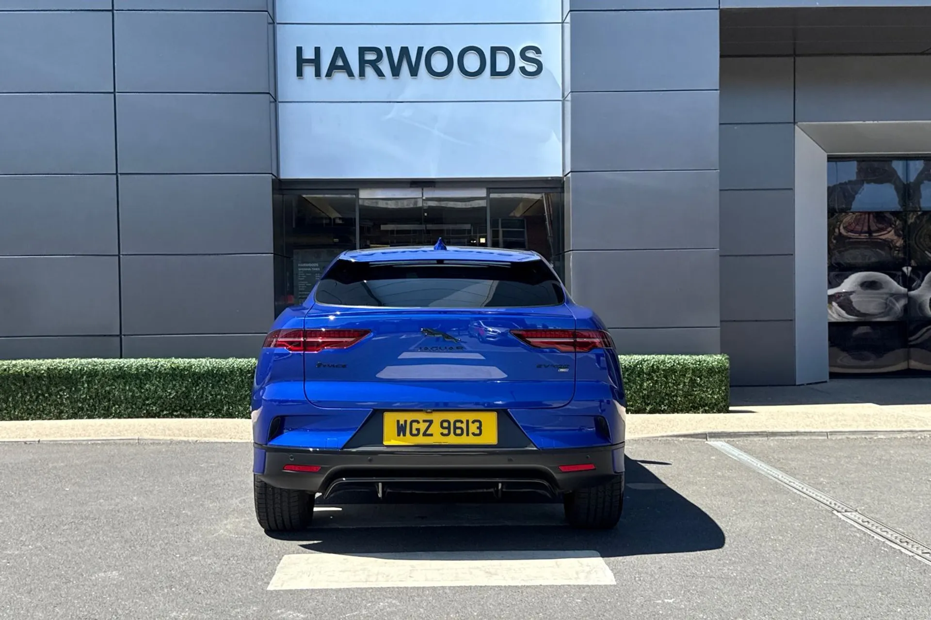 Jaguar I-PACE thumbnail image number 8