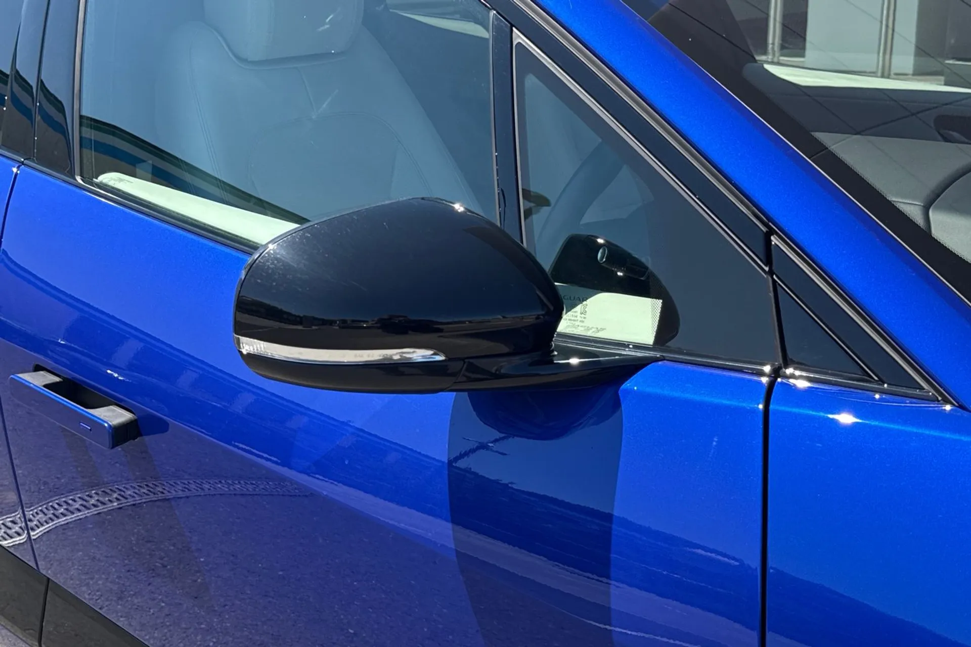 Jaguar I-PACE thumbnail image number 29