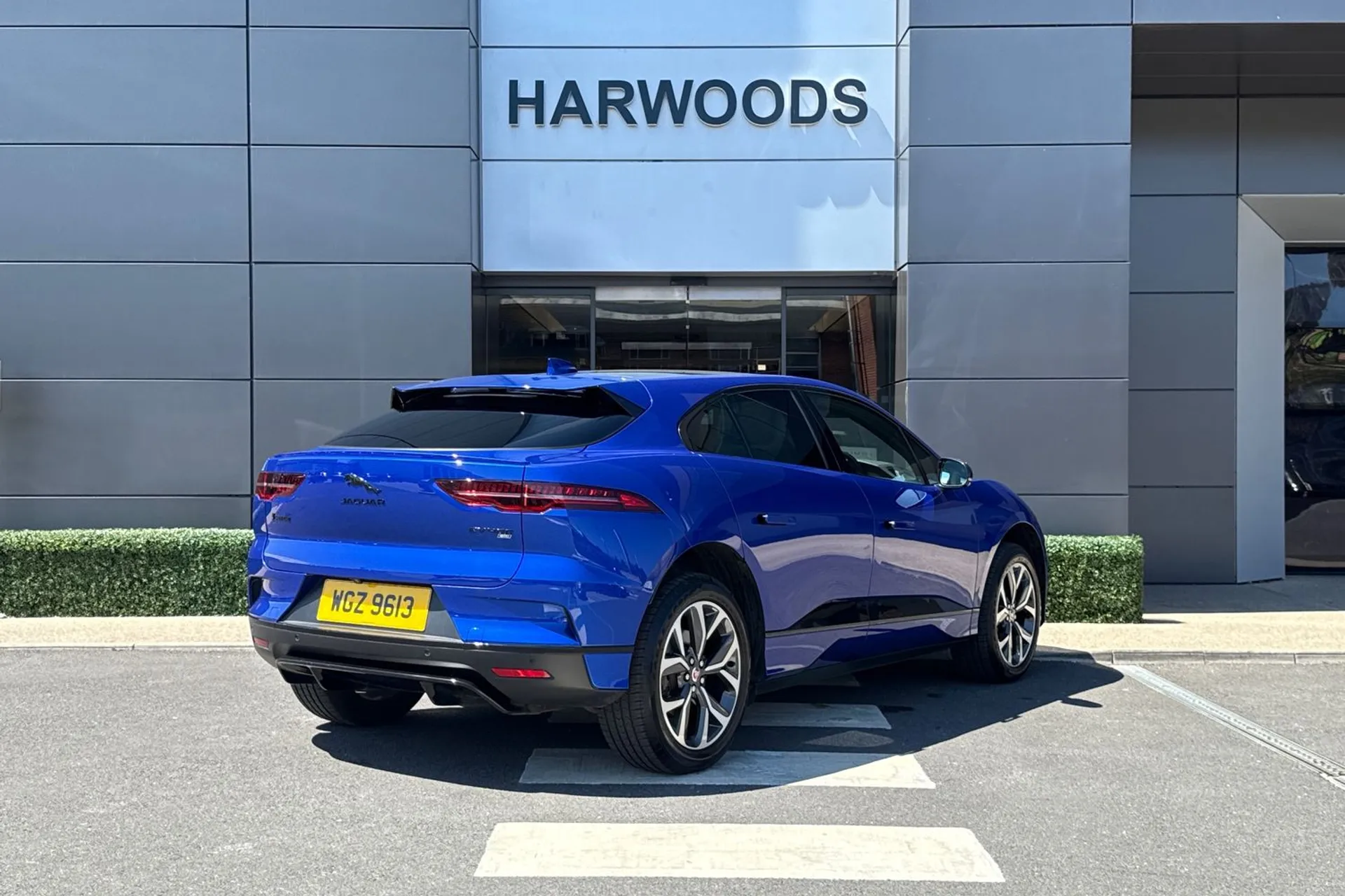 Jaguar I-PACE thumbnail image number 7