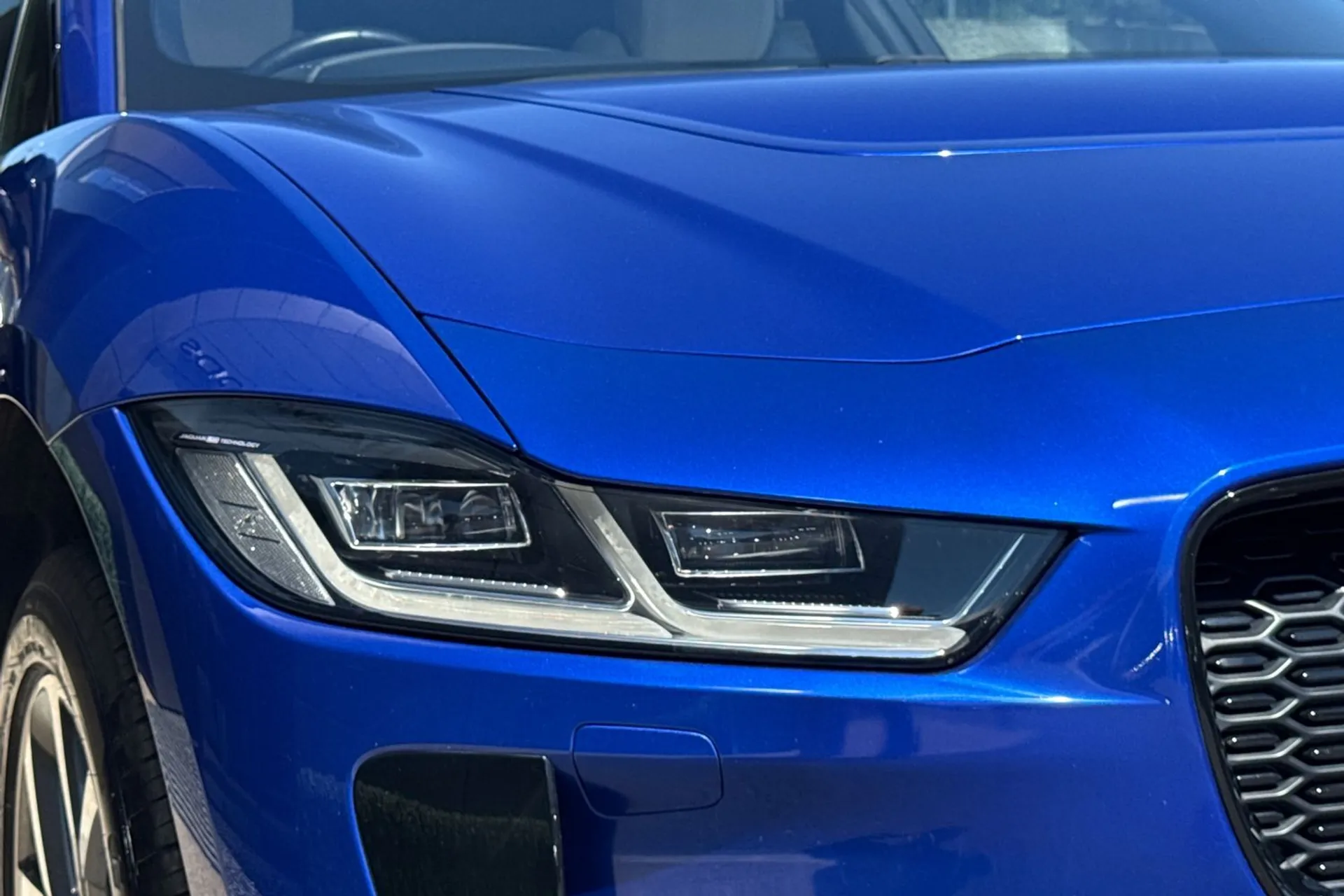 Jaguar I-PACE thumbnail image number 24
