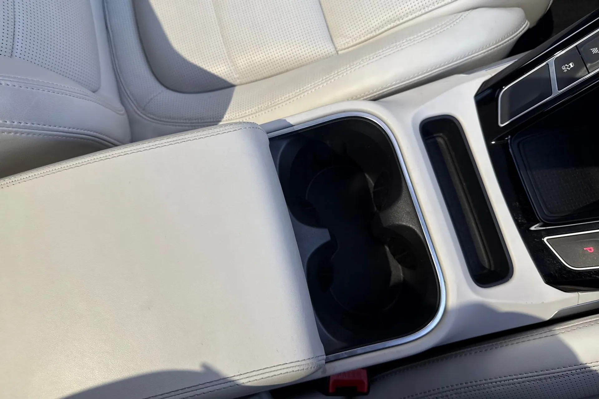 Jaguar I-PACE thumbnail image number 60