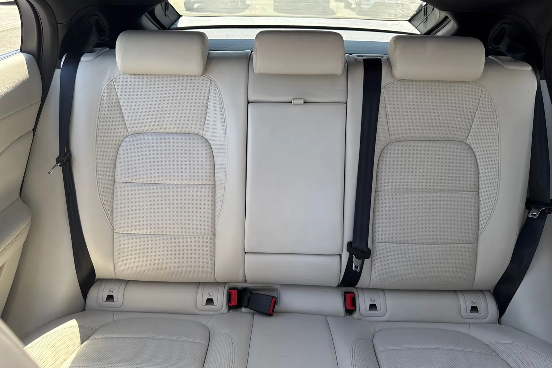 Jaguar I-PACE thumbnail image number 33