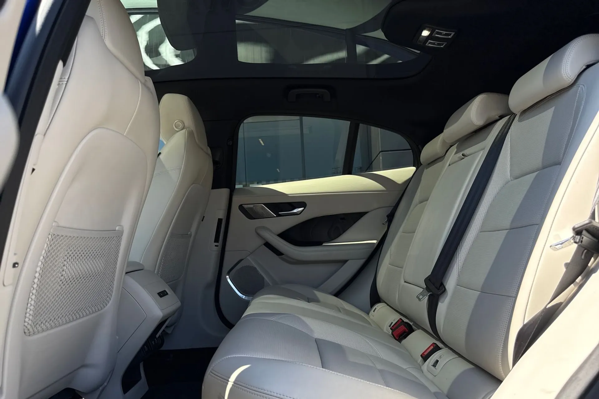 Jaguar I-PACE thumbnail image number 48