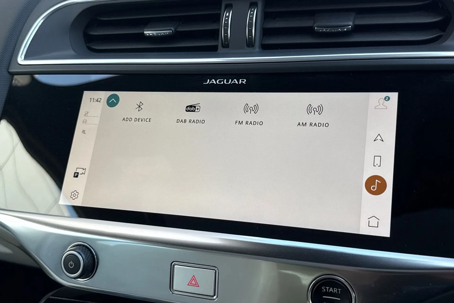 Jaguar I-PACE thumbnail image number 21