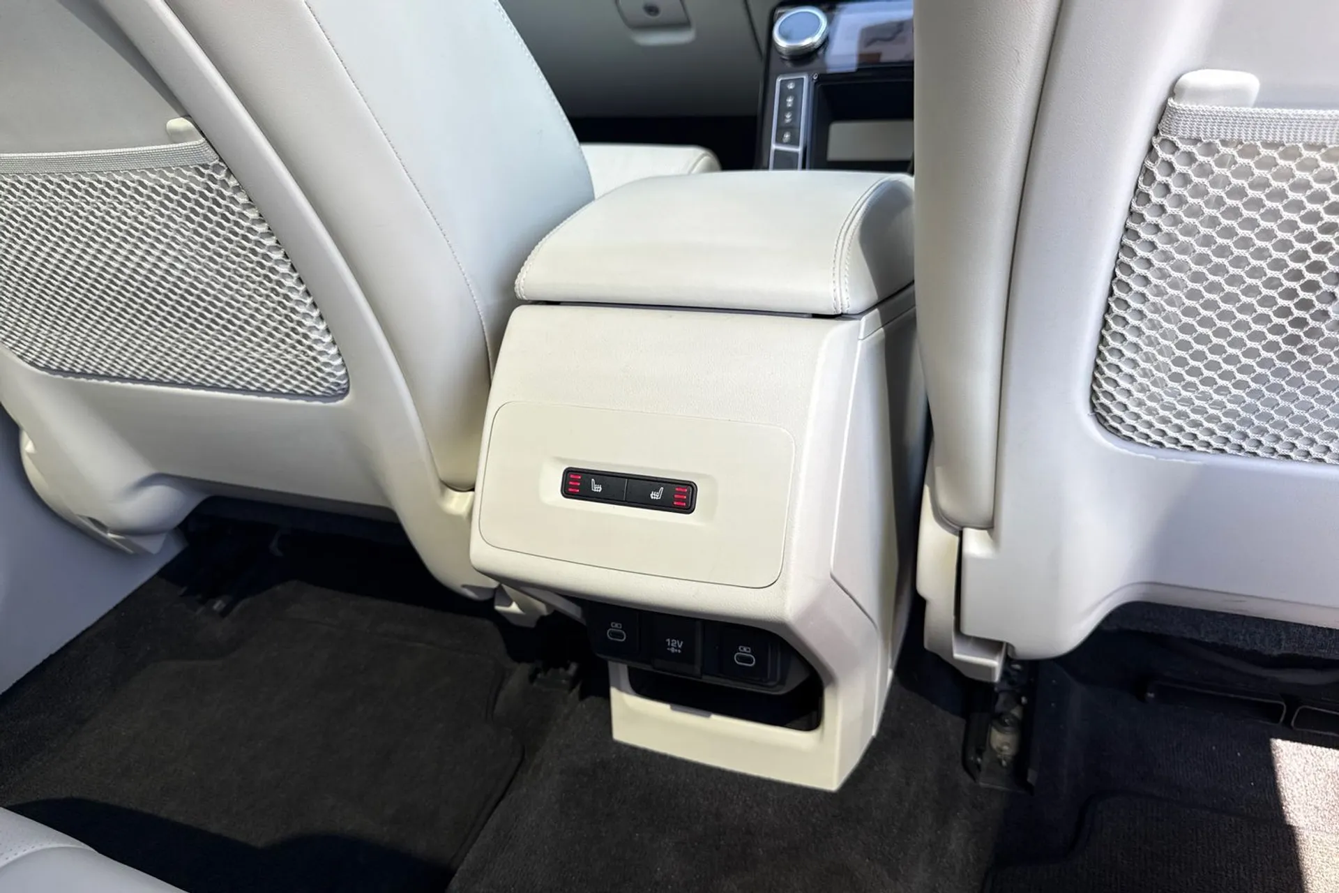Jaguar I-PACE thumbnail image number 34