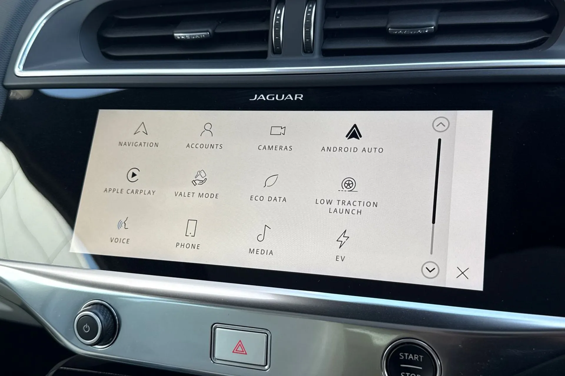 Jaguar I-PACE thumbnail image number 65