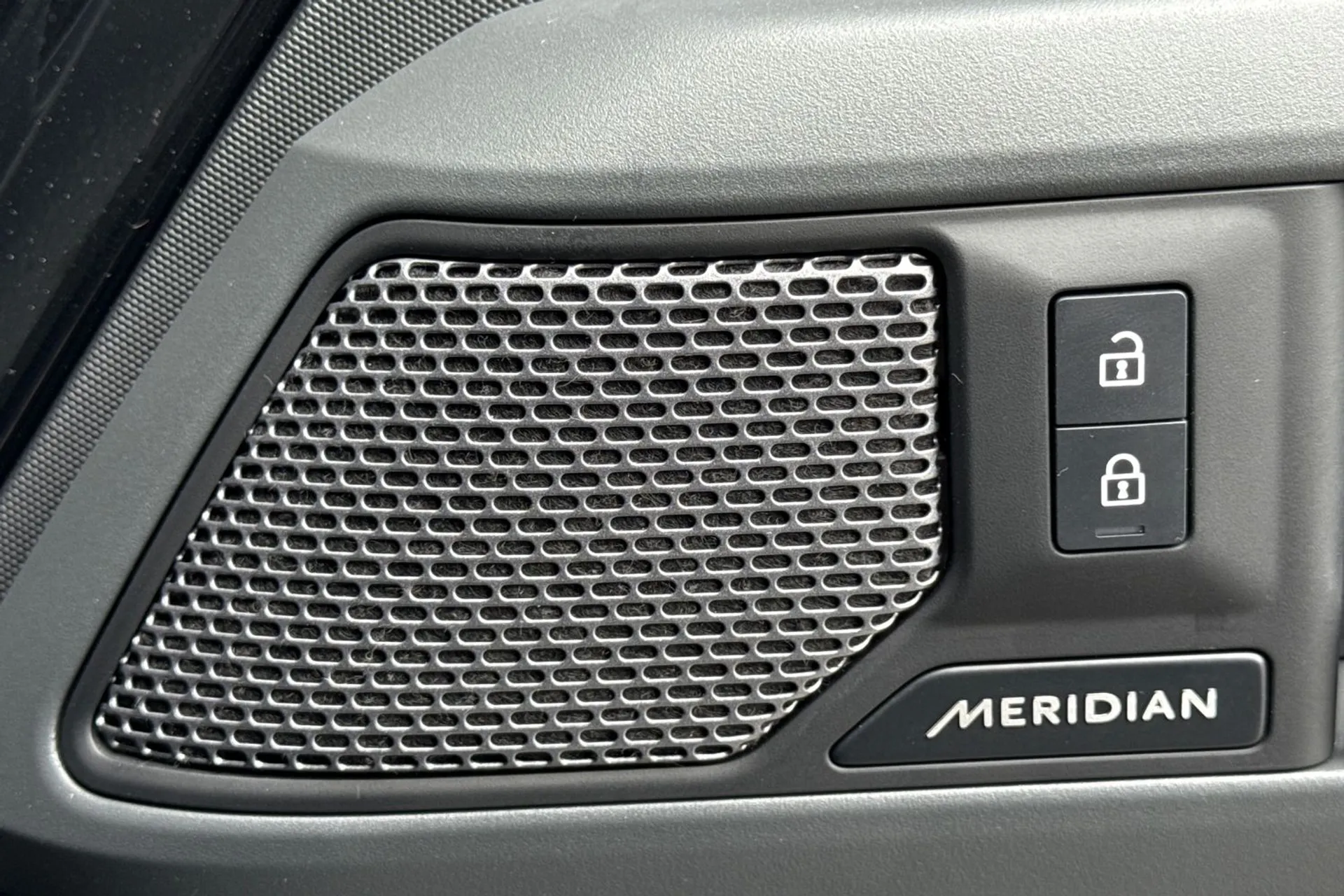 LAND ROVER DEFENDER thumbnail image number 53