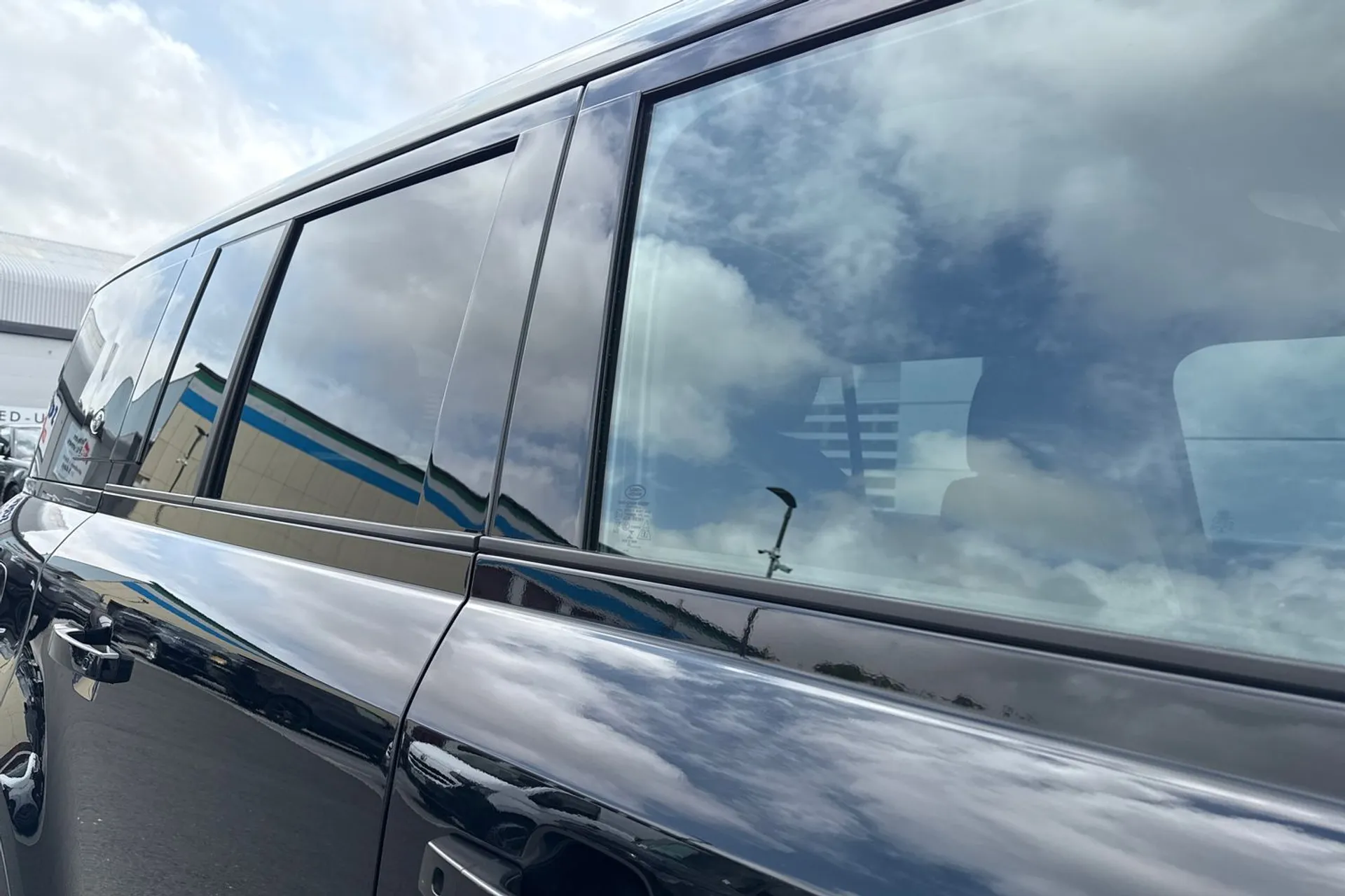 LAND ROVER DEFENDER thumbnail image number 24