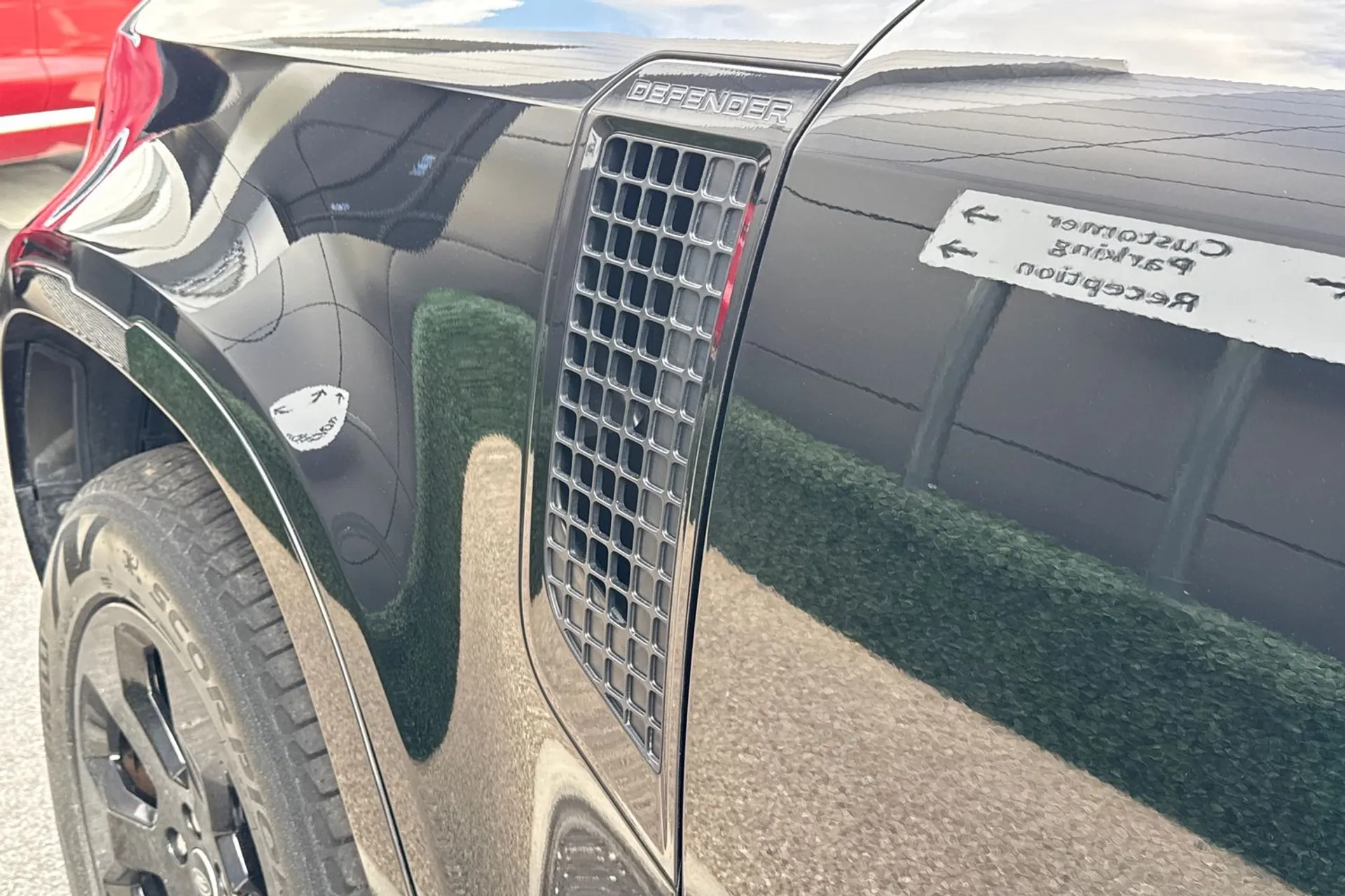 LAND ROVER DEFENDER thumbnail image number 32