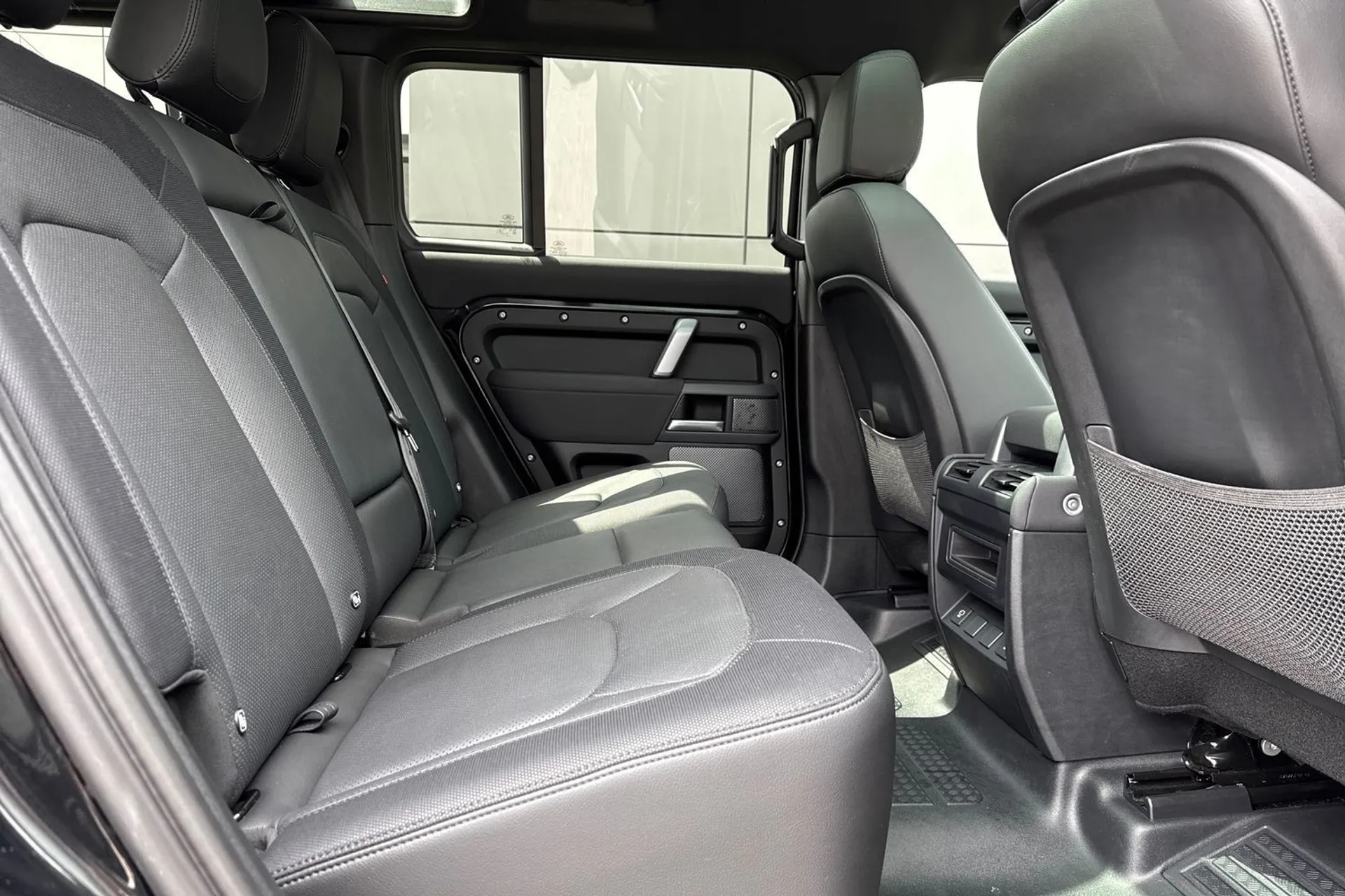 LAND ROVER DEFENDER thumbnail image number 21