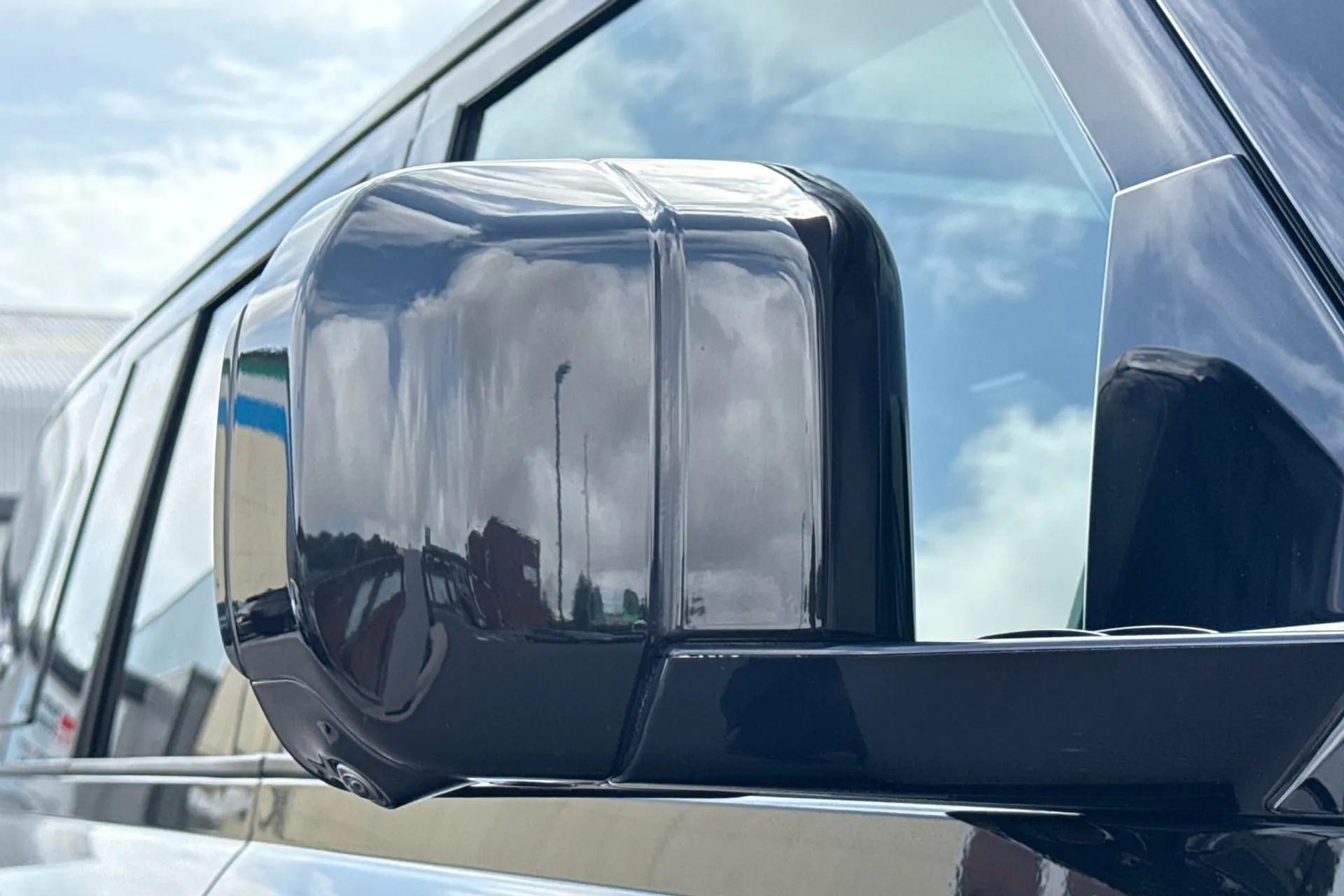 LAND ROVER DEFENDER thumbnail image number 28