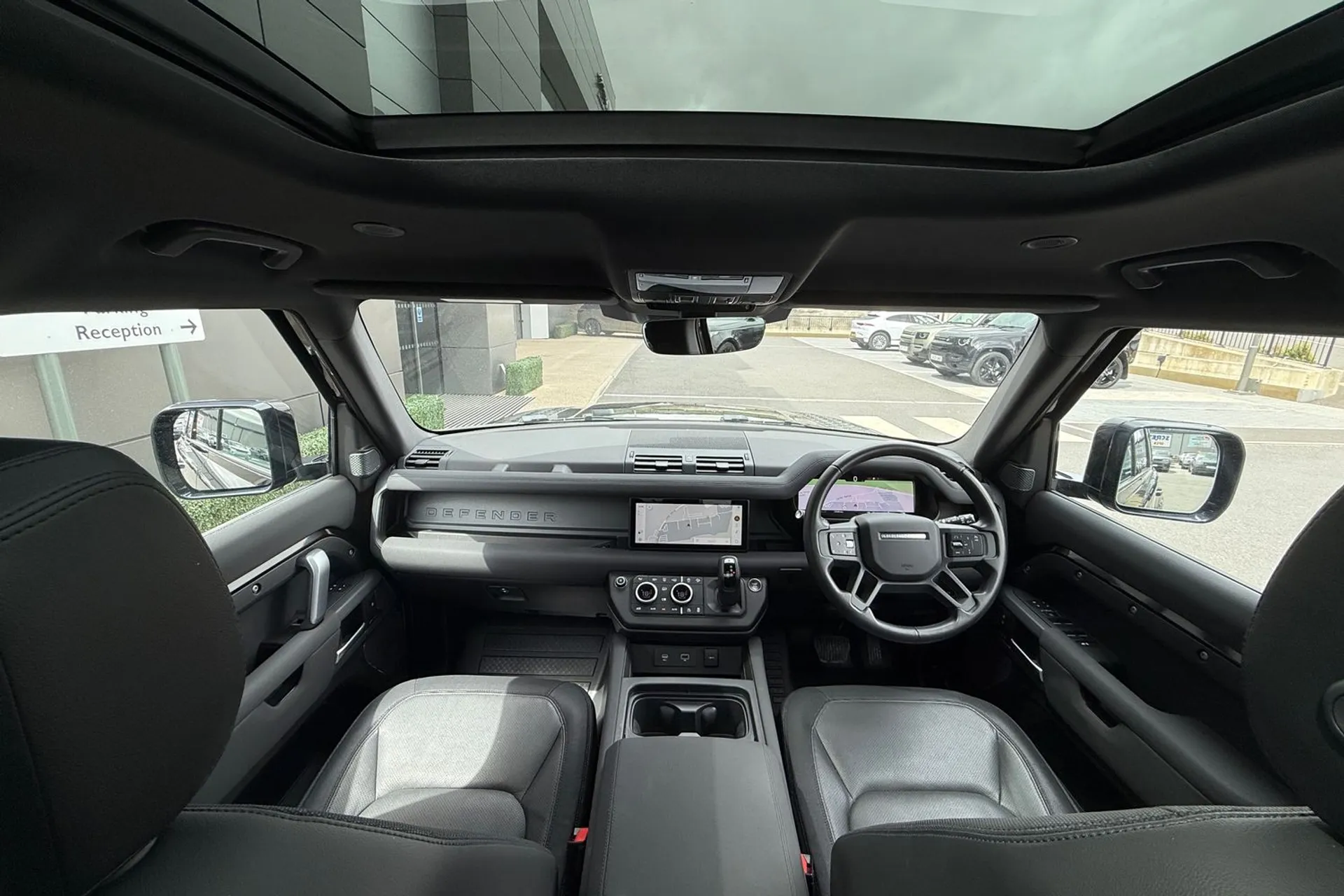 LAND ROVER DEFENDER thumbnail image number 3