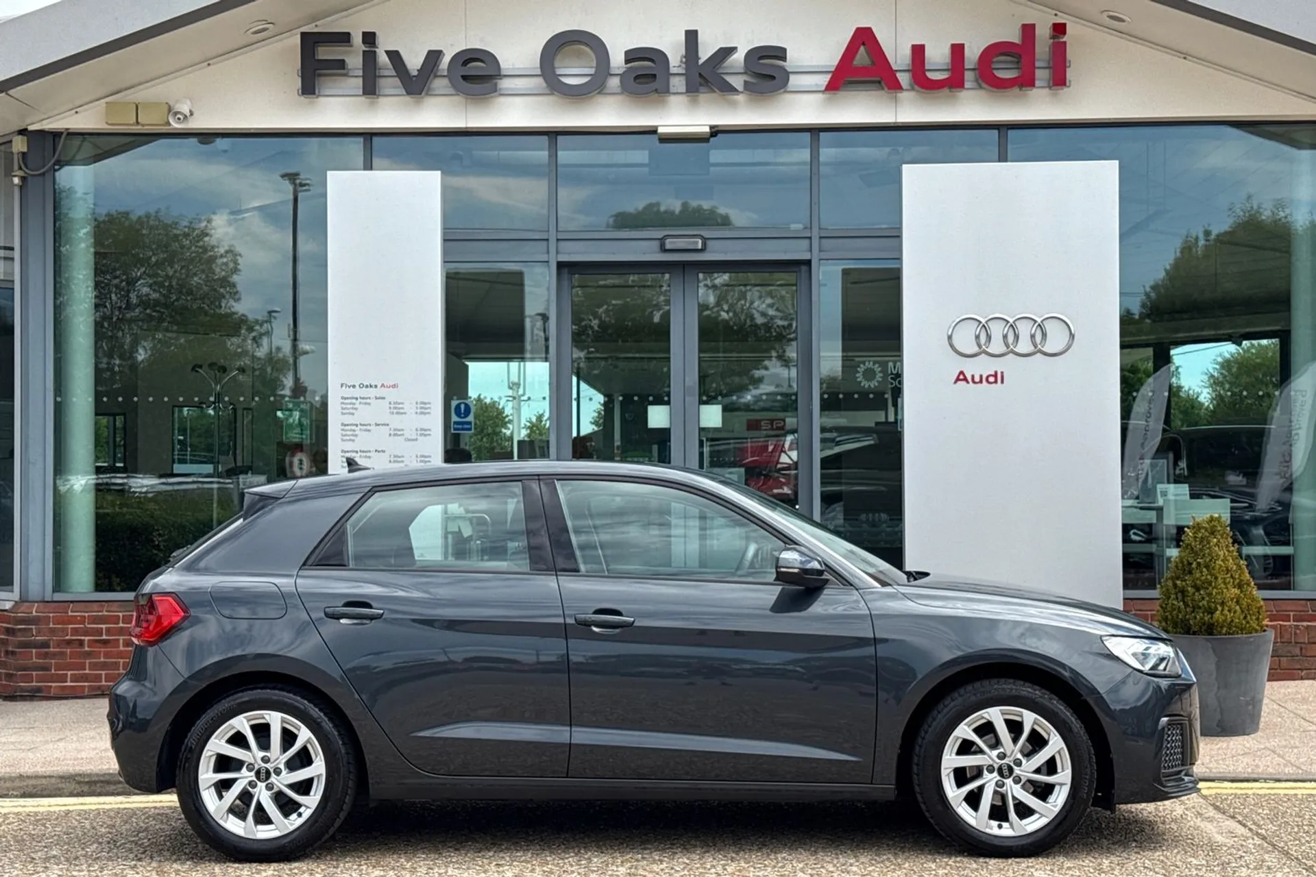 Audi A1 thumbnail image number 2