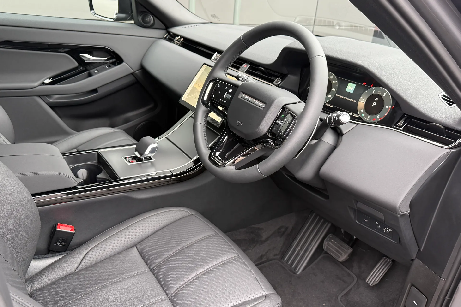 LAND ROVER RANGE ROVER EVOQUE thumbnail image number 17