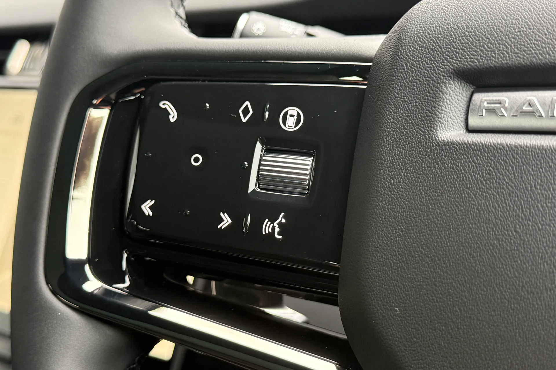 LAND ROVER RANGE ROVER EVOQUE thumbnail image number 28