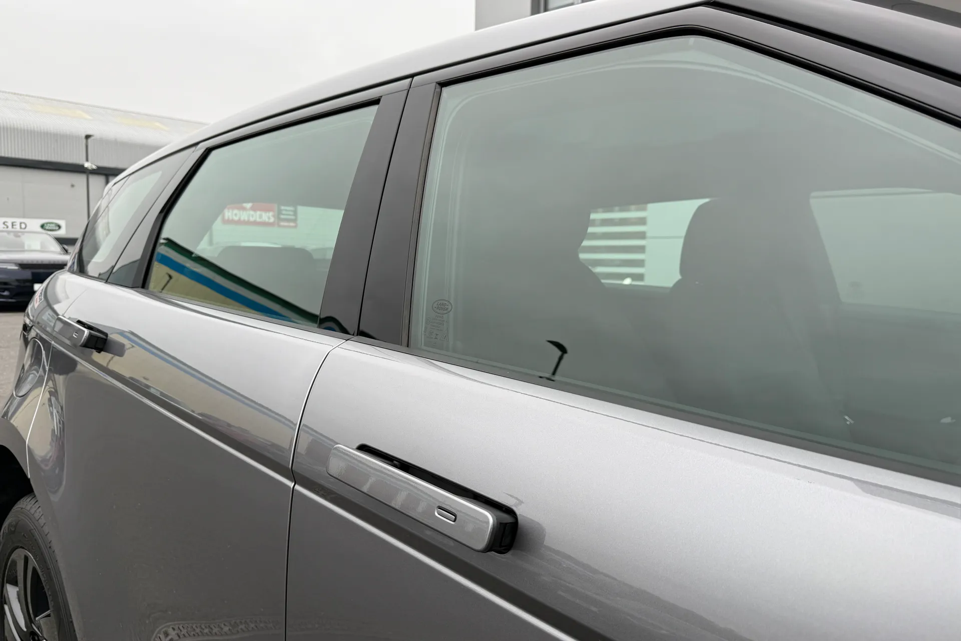 LAND ROVER RANGE ROVER EVOQUE thumbnail image number 23