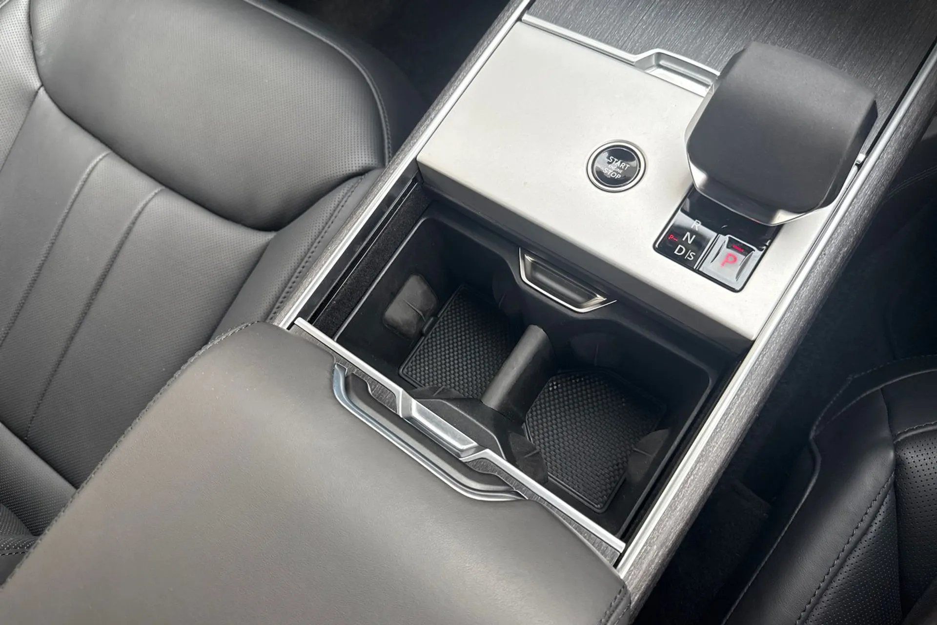 LAND ROVER RANGE ROVER thumbnail image number 48