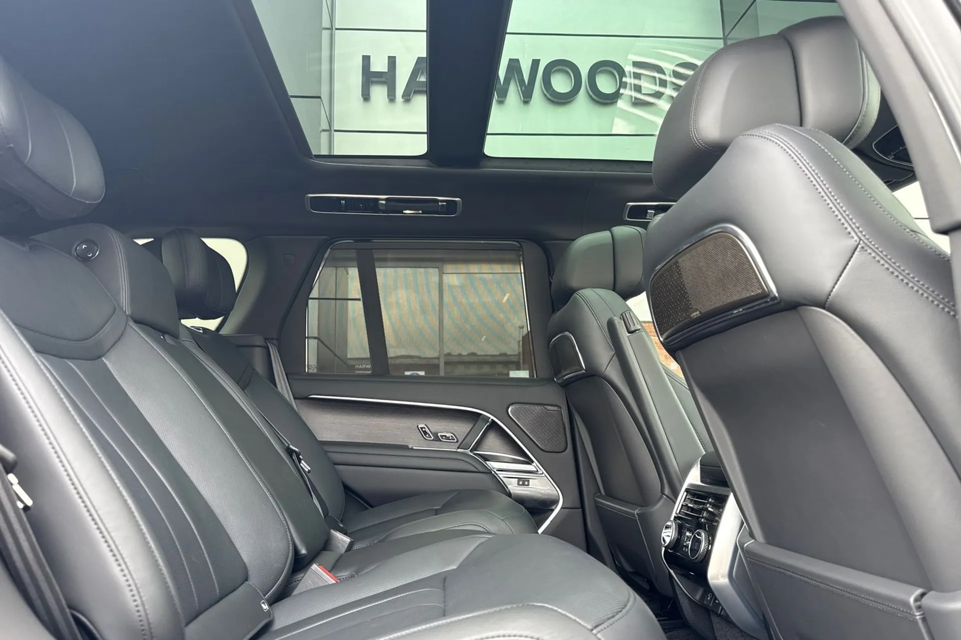 LAND ROVER RANGE ROVER thumbnail image number 49