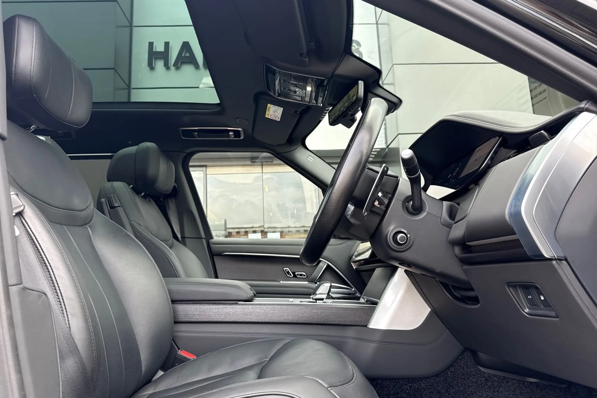 LAND ROVER RANGE ROVER thumbnail image number 17