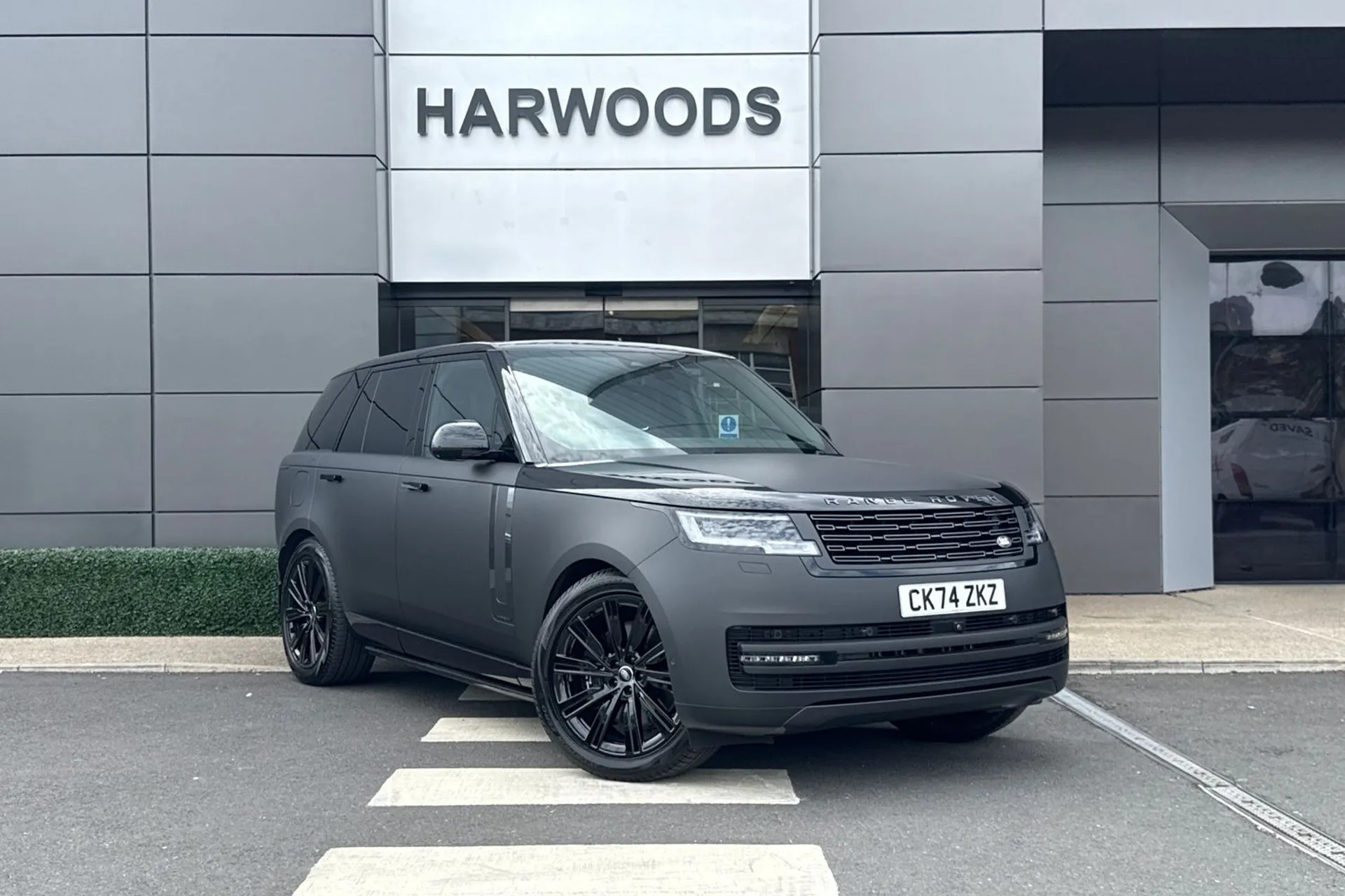 LAND ROVER RANGE ROVER focused image