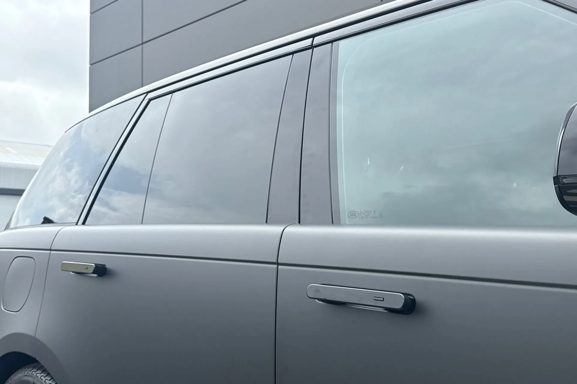 LAND ROVER RANGE ROVER thumbnail image number 27