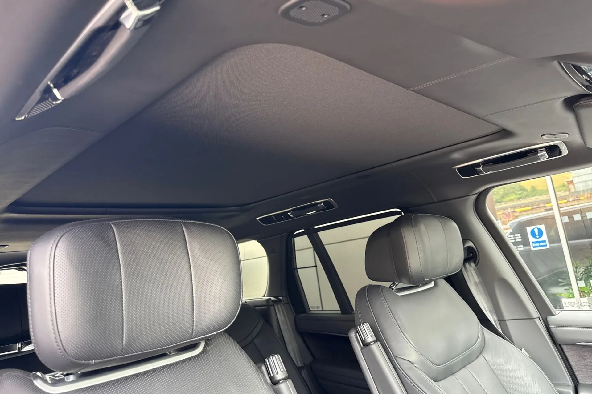 LAND ROVER RANGE ROVER thumbnail image number 12
