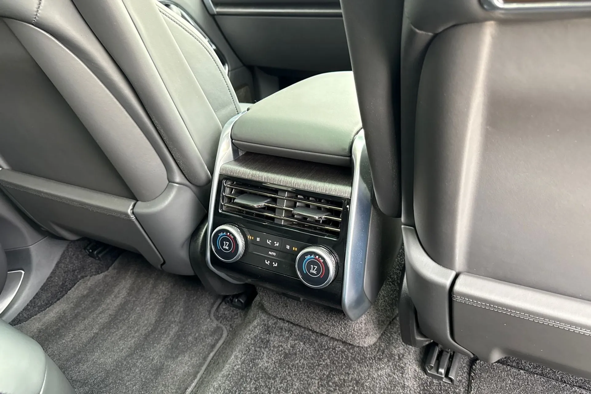 LAND ROVER RANGE ROVER thumbnail image number 56