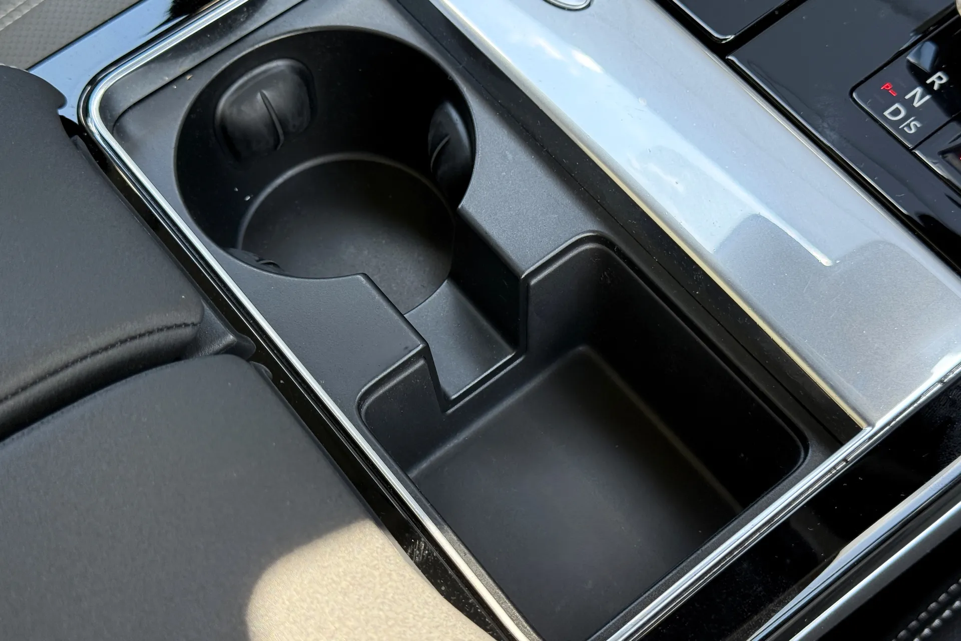 LAND ROVER RANGE ROVER VELAR thumbnail image number 40