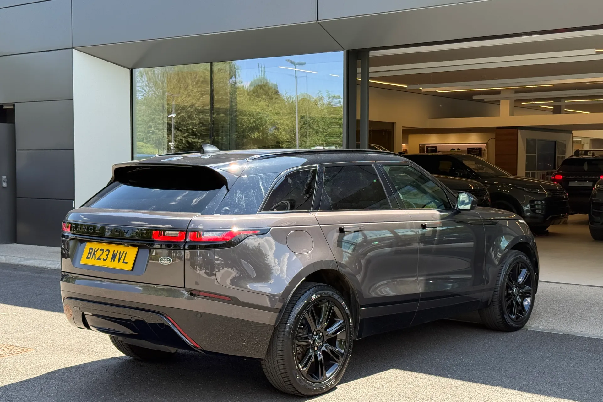 LAND ROVER RANGE ROVER VELAR thumbnail image number 18